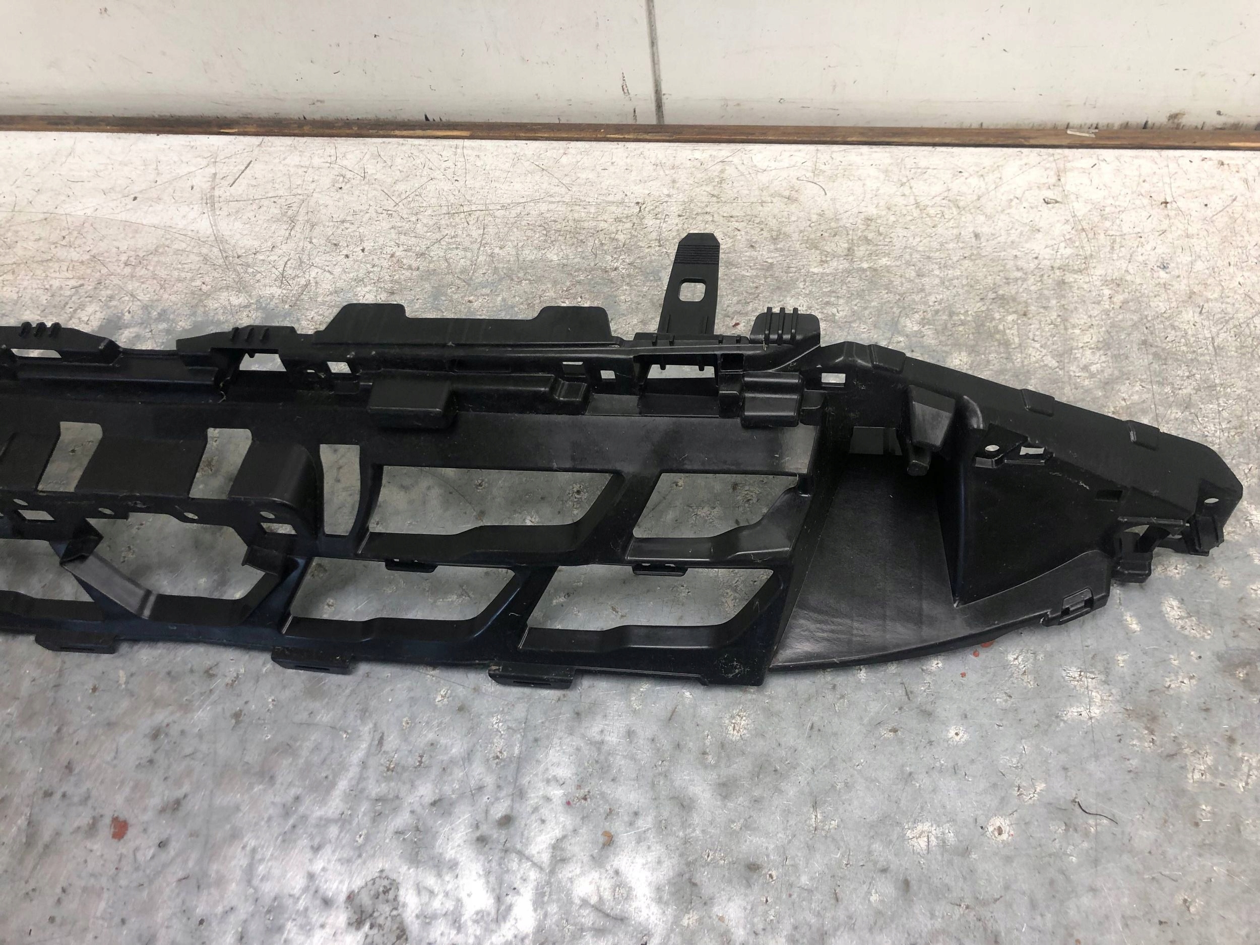 pillar GRILLA front S-LINE AUDI A3 8Y LIFT 8Y0853949E