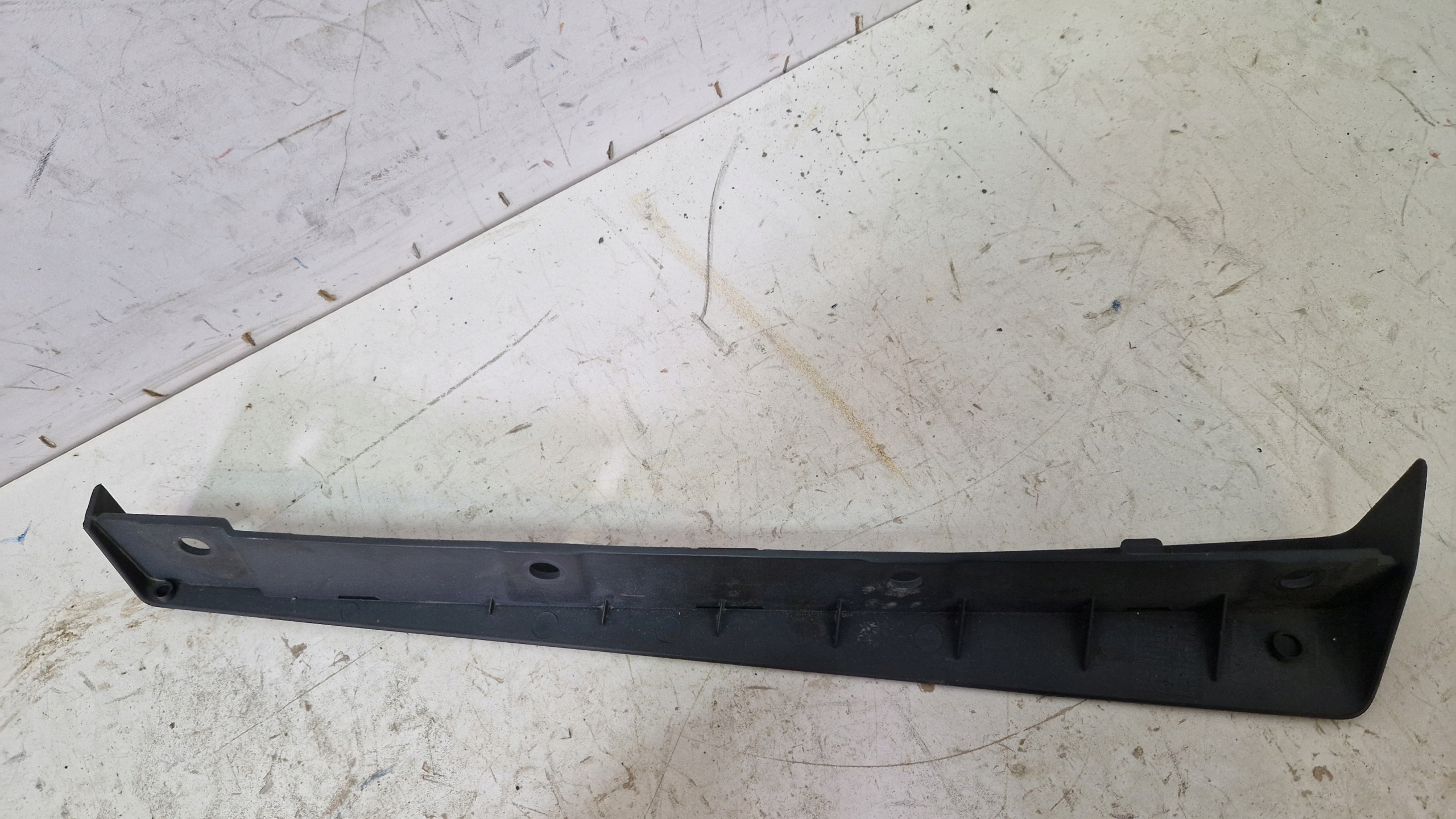 Кришка капота volvo fh4 fh5 84038540