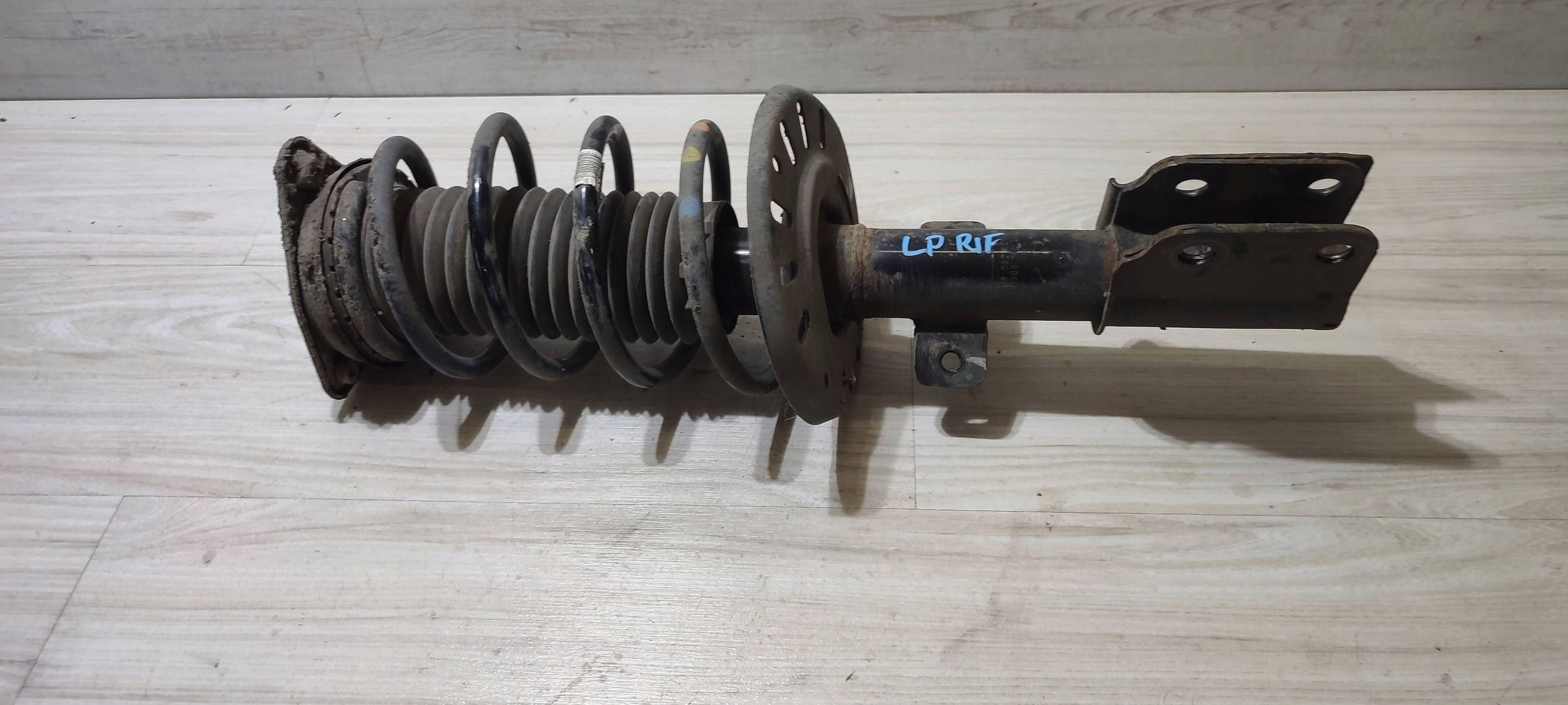 shock absorber front ze spring front side left Peugeot Rifter 98262606