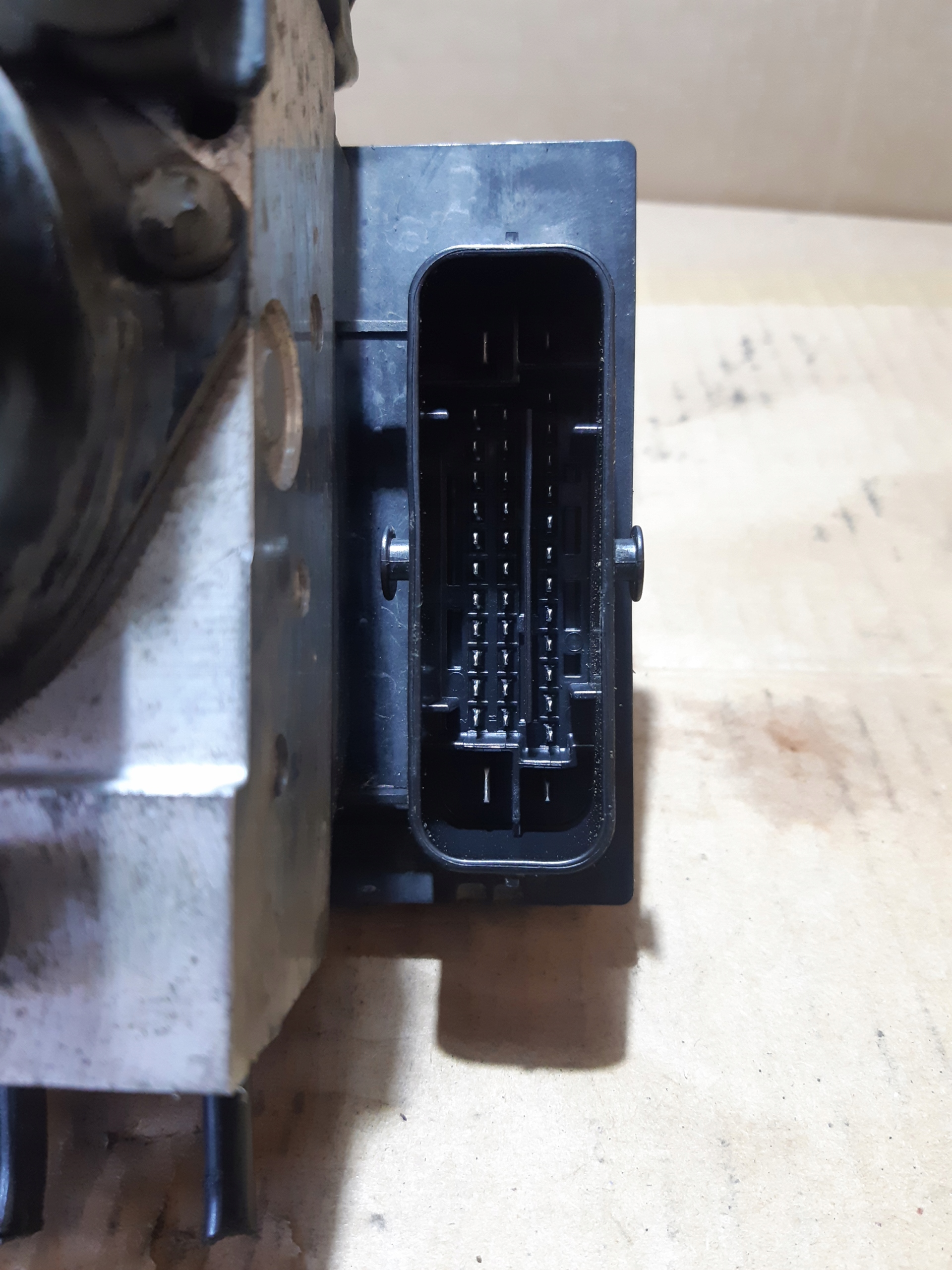 AUDI A1 8X 1.6 TDI brake booster control unit ABS 6R0907379BB