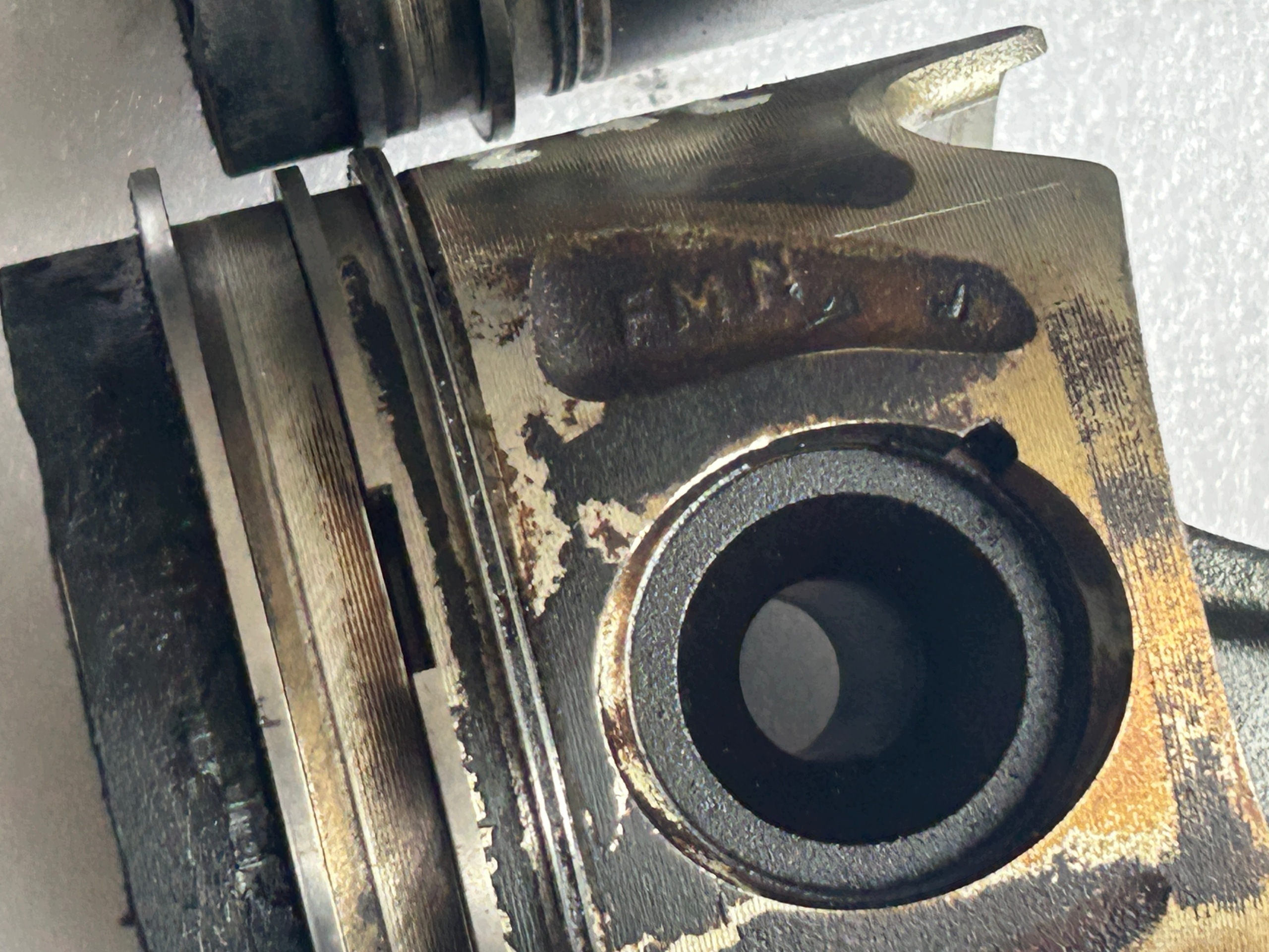 MERCEDES W212 LIFT 2,2 CDI piston
