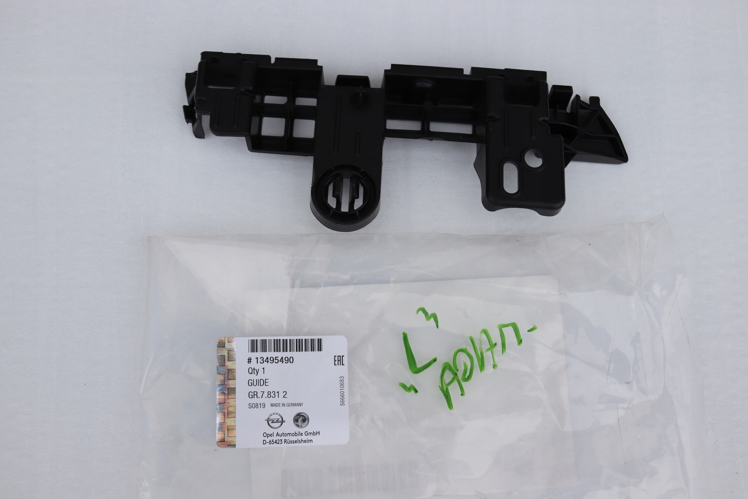 

Opel Adam Ślizg Wspornik Zderzaka Lewy Duży Gm