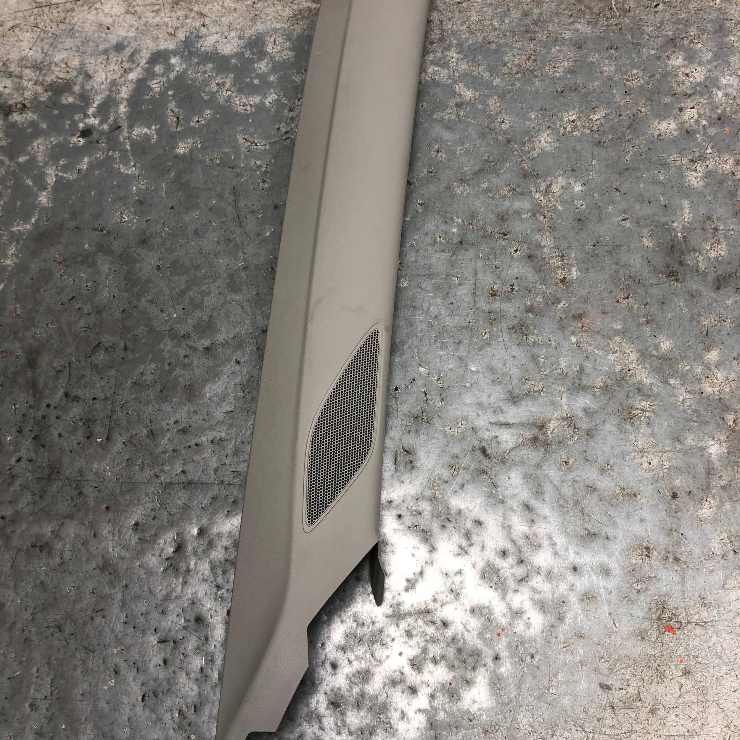 cover SLUPKA right front VW TOURAN III 5TA867234
