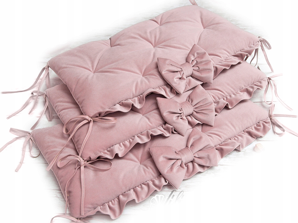 

Ochraniacz Velvet 180 cm z kokardkami na łóżeczko