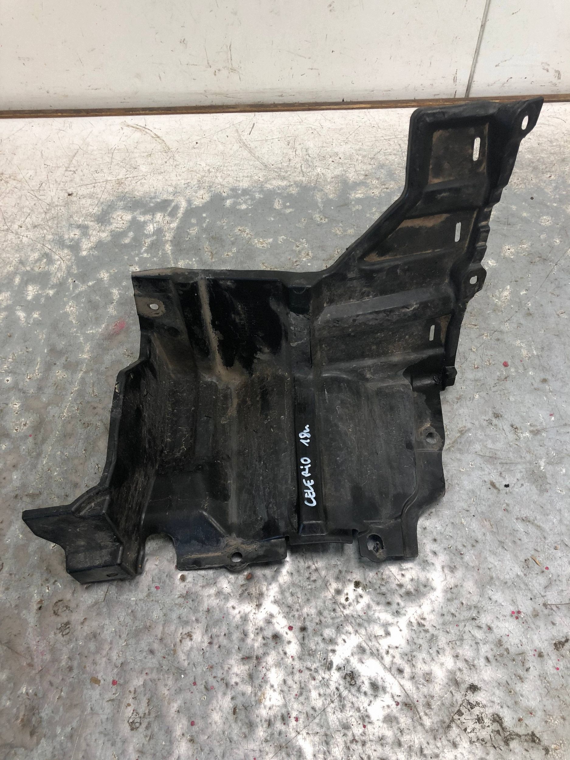 couverture protection soubassement SUZUKI CELERIO 71421-76M0
