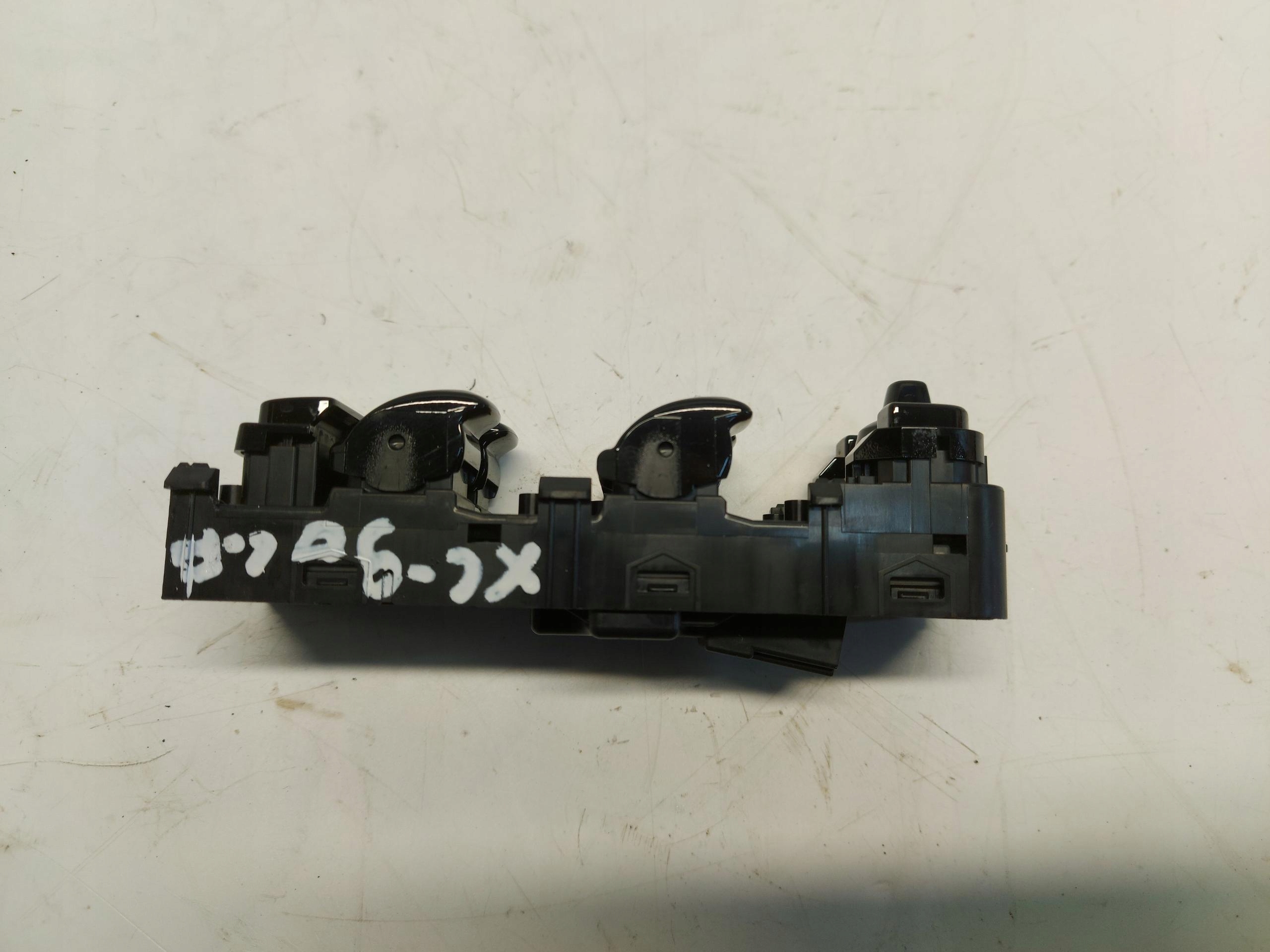 VOLVO XC90 II LIFT window control switch front left 31433926
