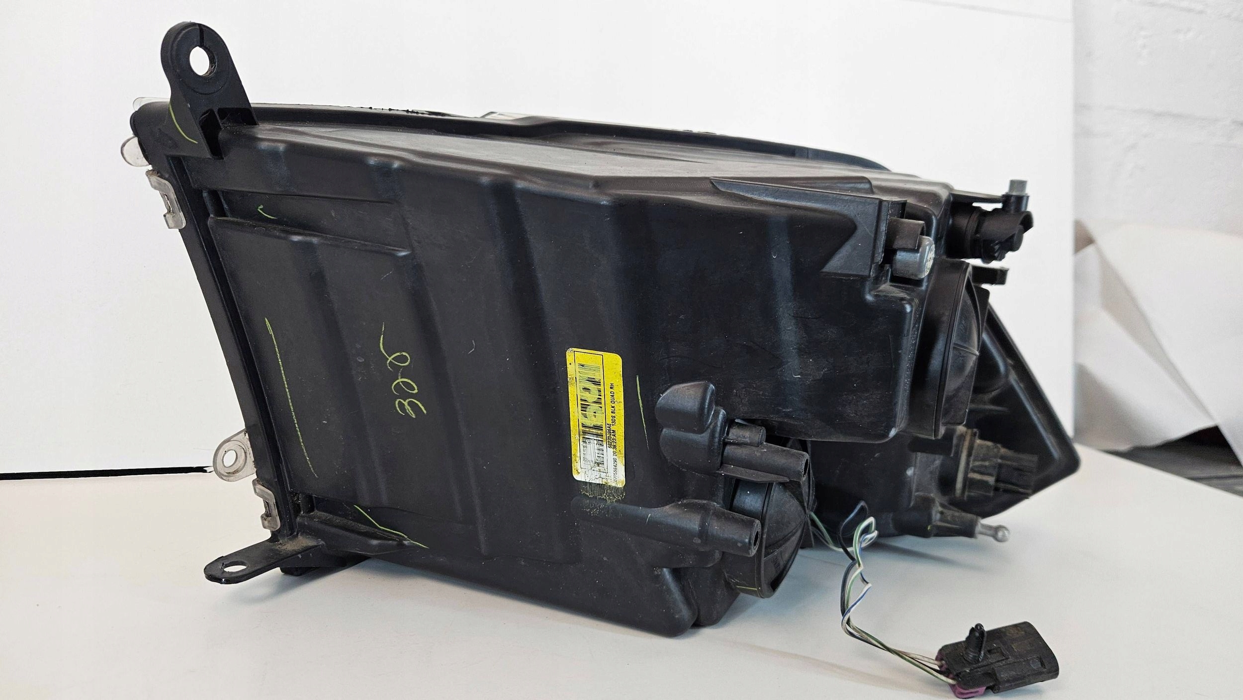 Dodge RAM Lift 15- USA Reflektor light right front front 68270496ae