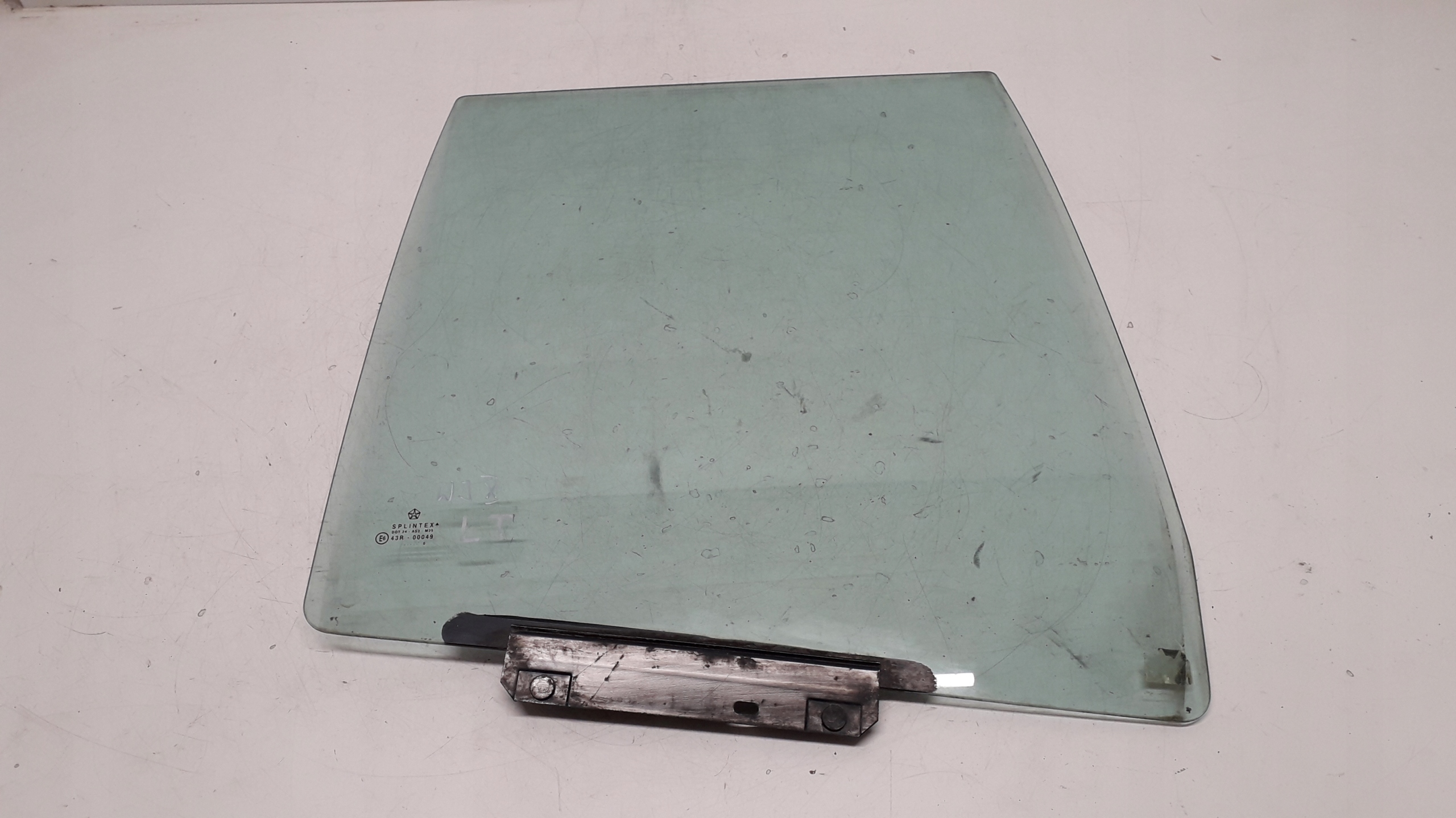 JEEP GRAND CHEROKEE WJ 98- SZYBA LEWY TYŁ ..0