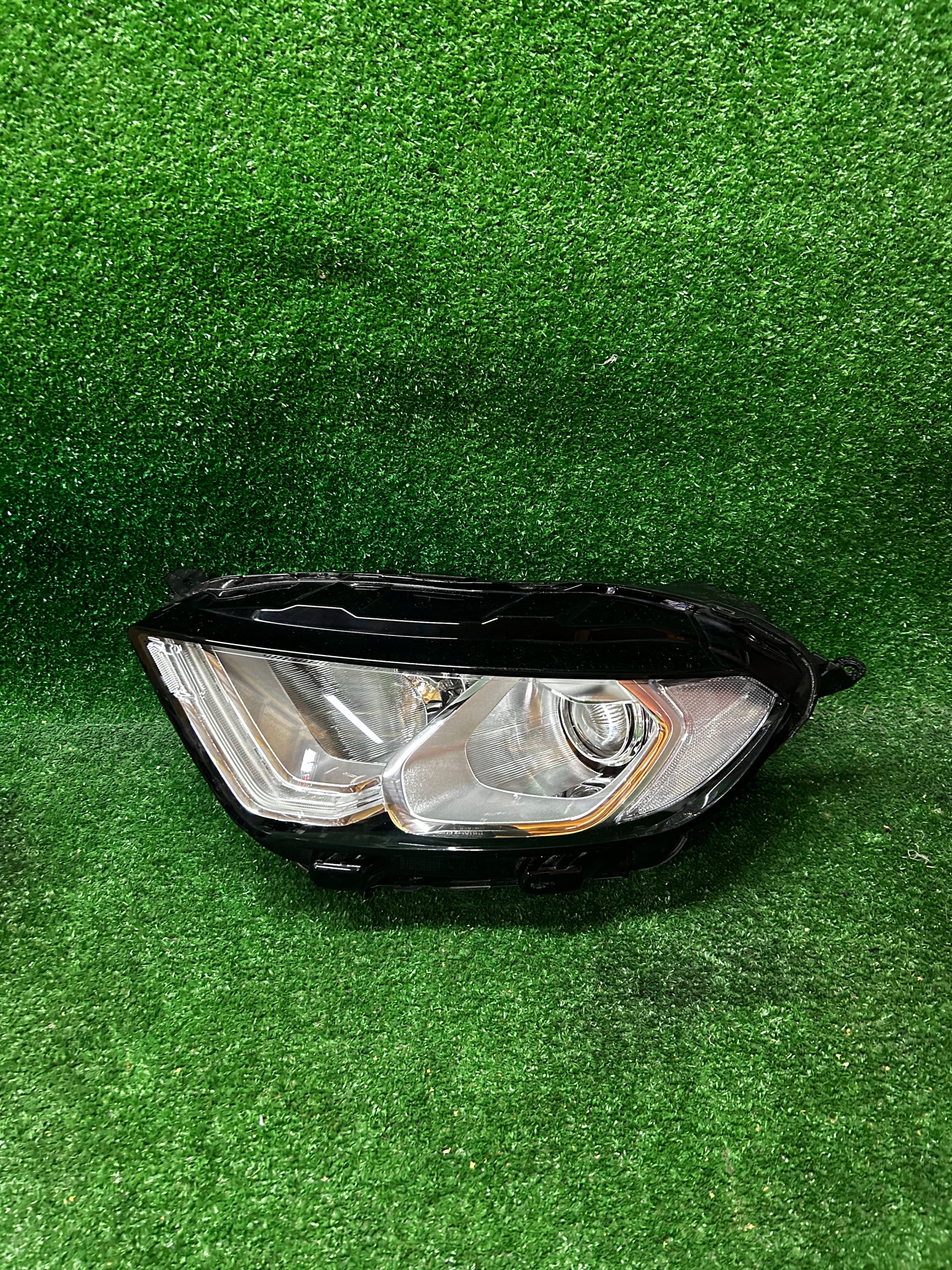 REFLEKTOR left FORD ECOSPORT LIFT ZWYKLA NR.R