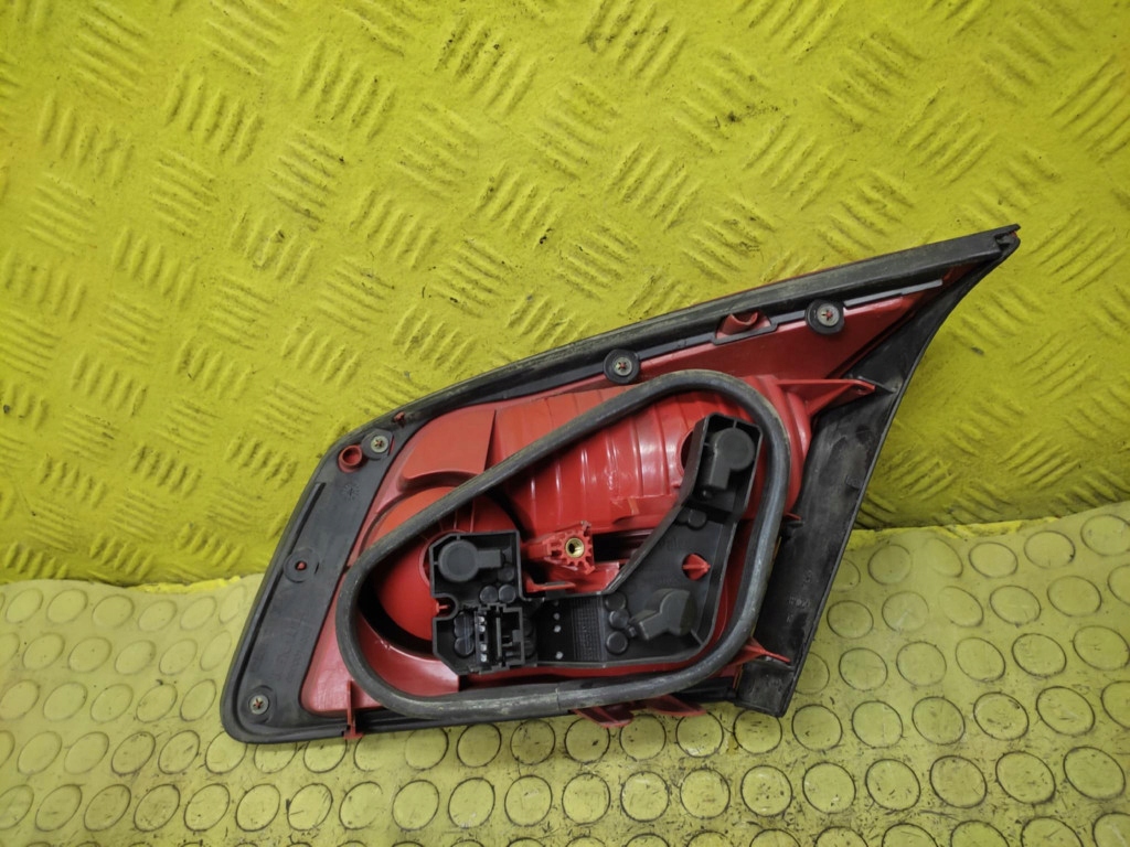 RENAULT VEL SATIS light left rear part to the bonnet 8200014362