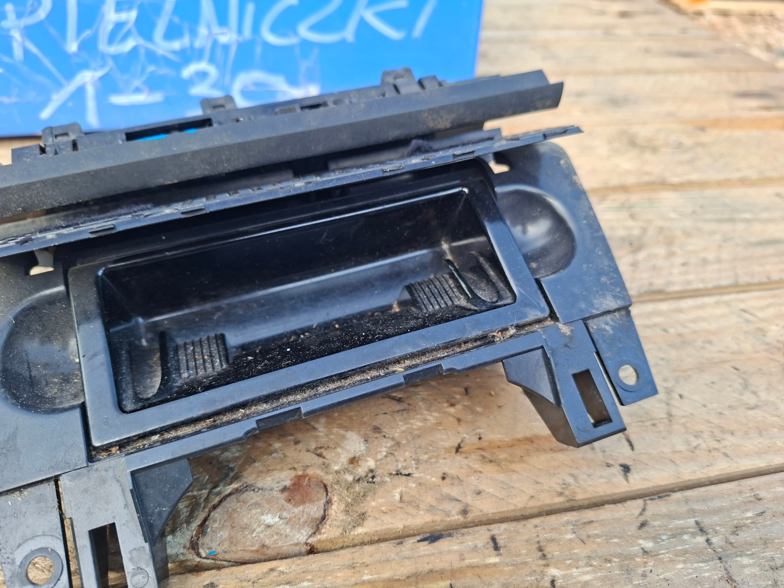 ashtray front AUDI A4 B6 B7 8E0857951J