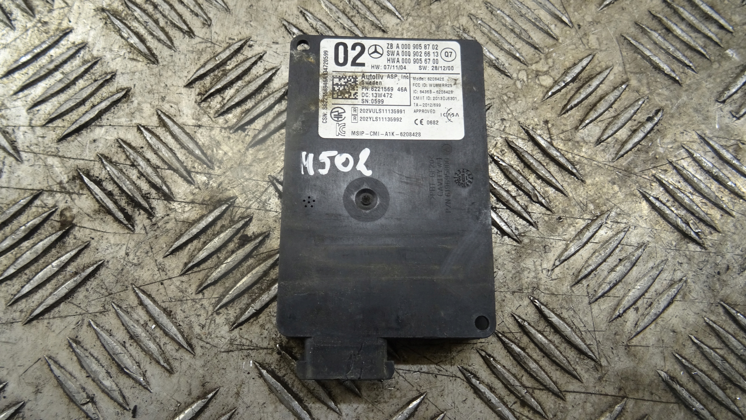 MERCEDES RADAR SENSOR DISTRONIC ACC A0009058702 NR M502