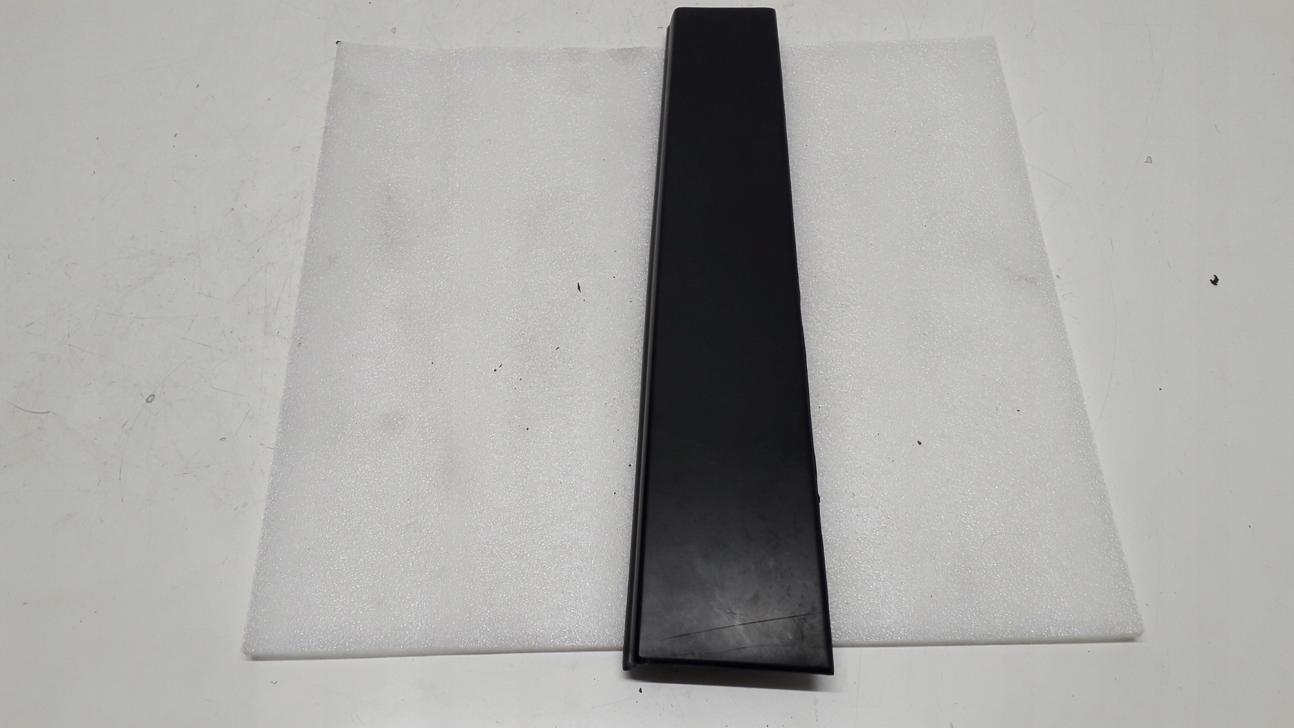 KORANDO II 2 96- LISTWA LEWA SŁUPKA B 79510-06002