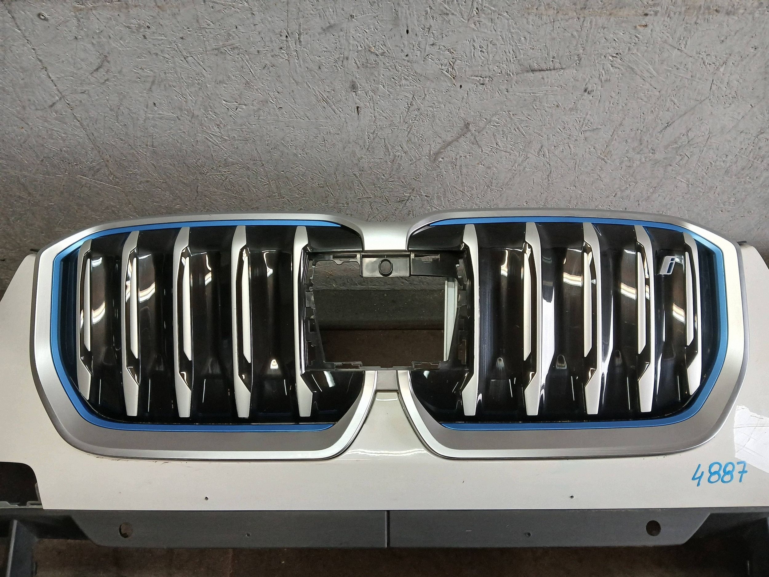 bumper front BMW X1 U11
