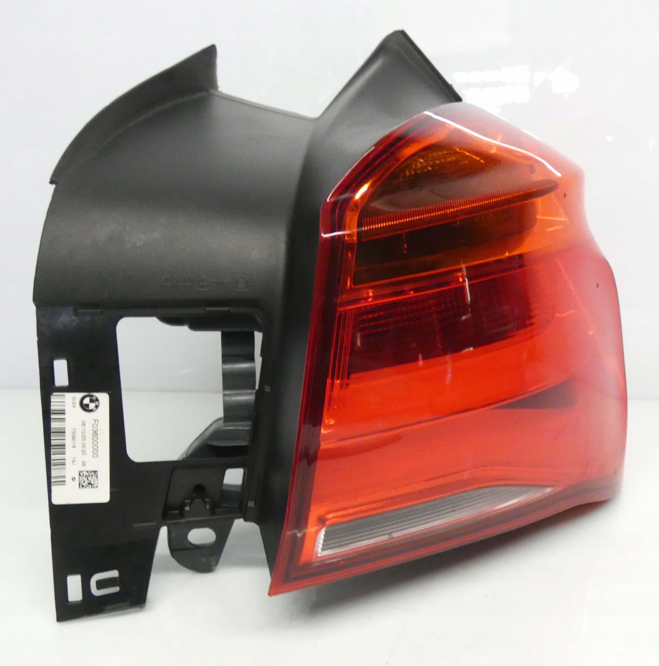 BMW 1 F20 F21 LIFT 2015- 7359018 LAMPA PRAWA TYŁ TYLNA LED Producent części BMW OE