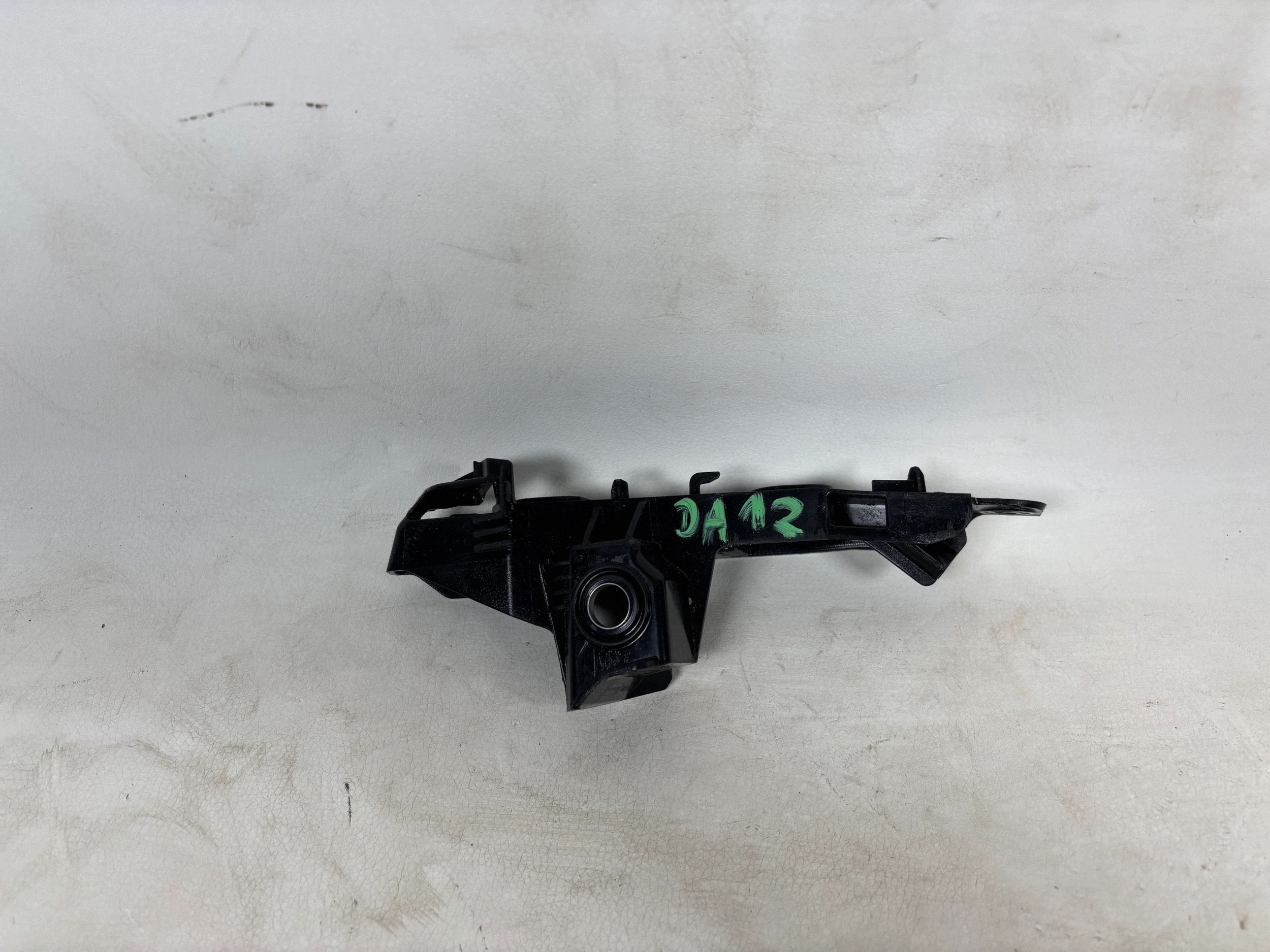 Volkswagen Touran III bumper bracket 5TA807184