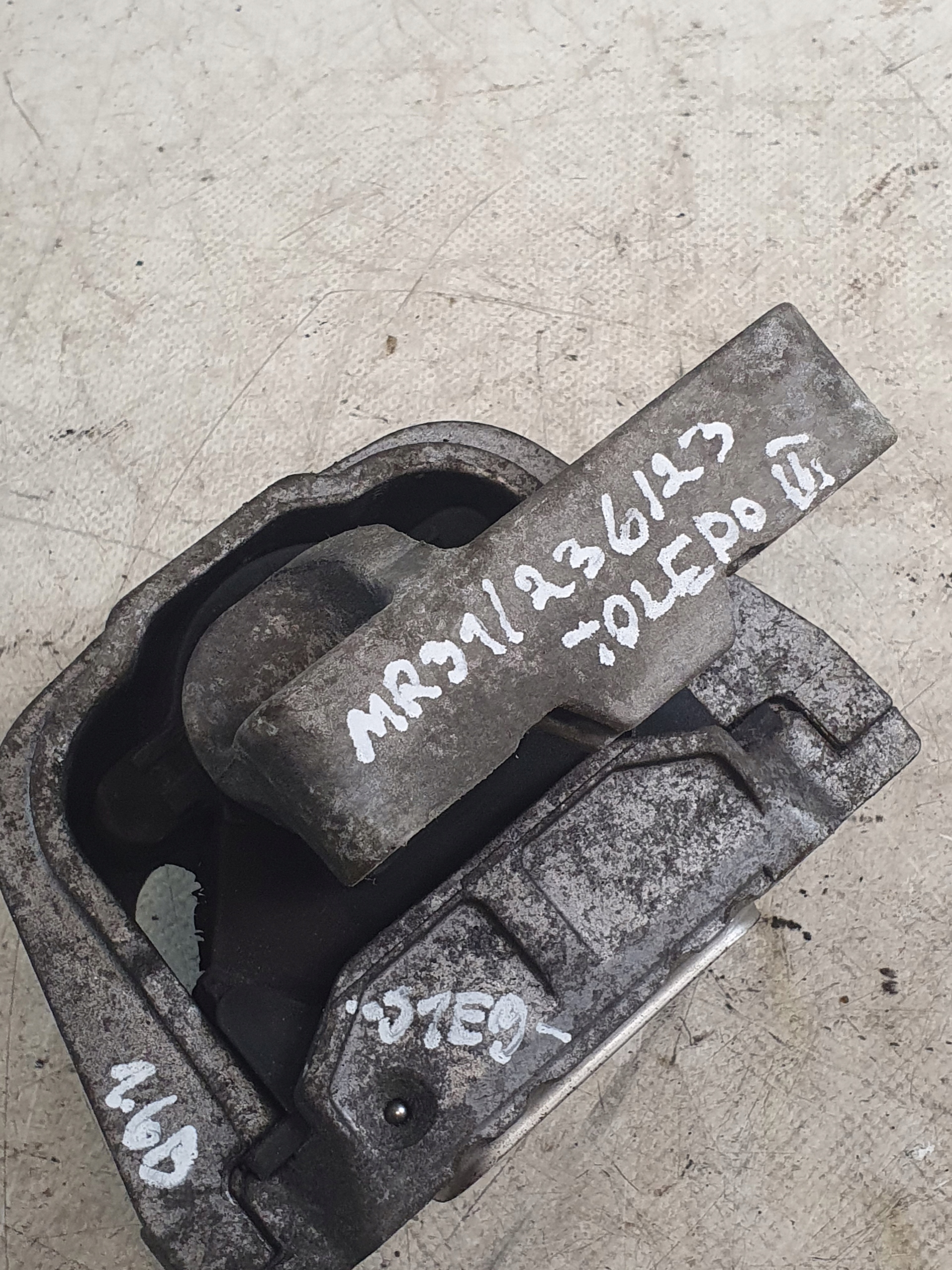 holder engine mount OE 1K0199262AL SEAT TOLEDO III 1.6B 05r.