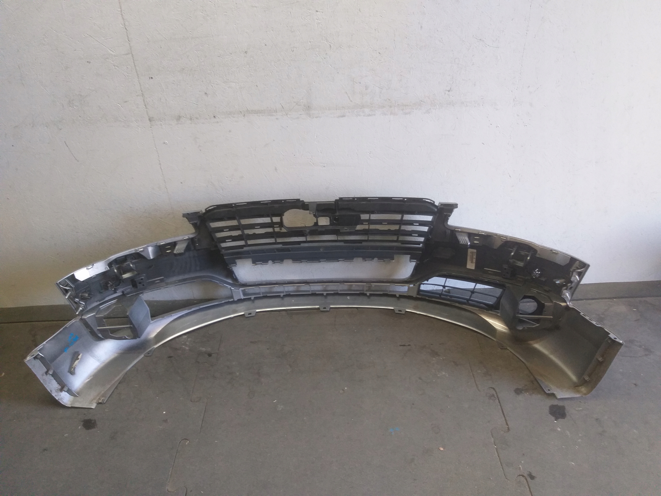 nárazník předek AUDI A8 D4 LIFT