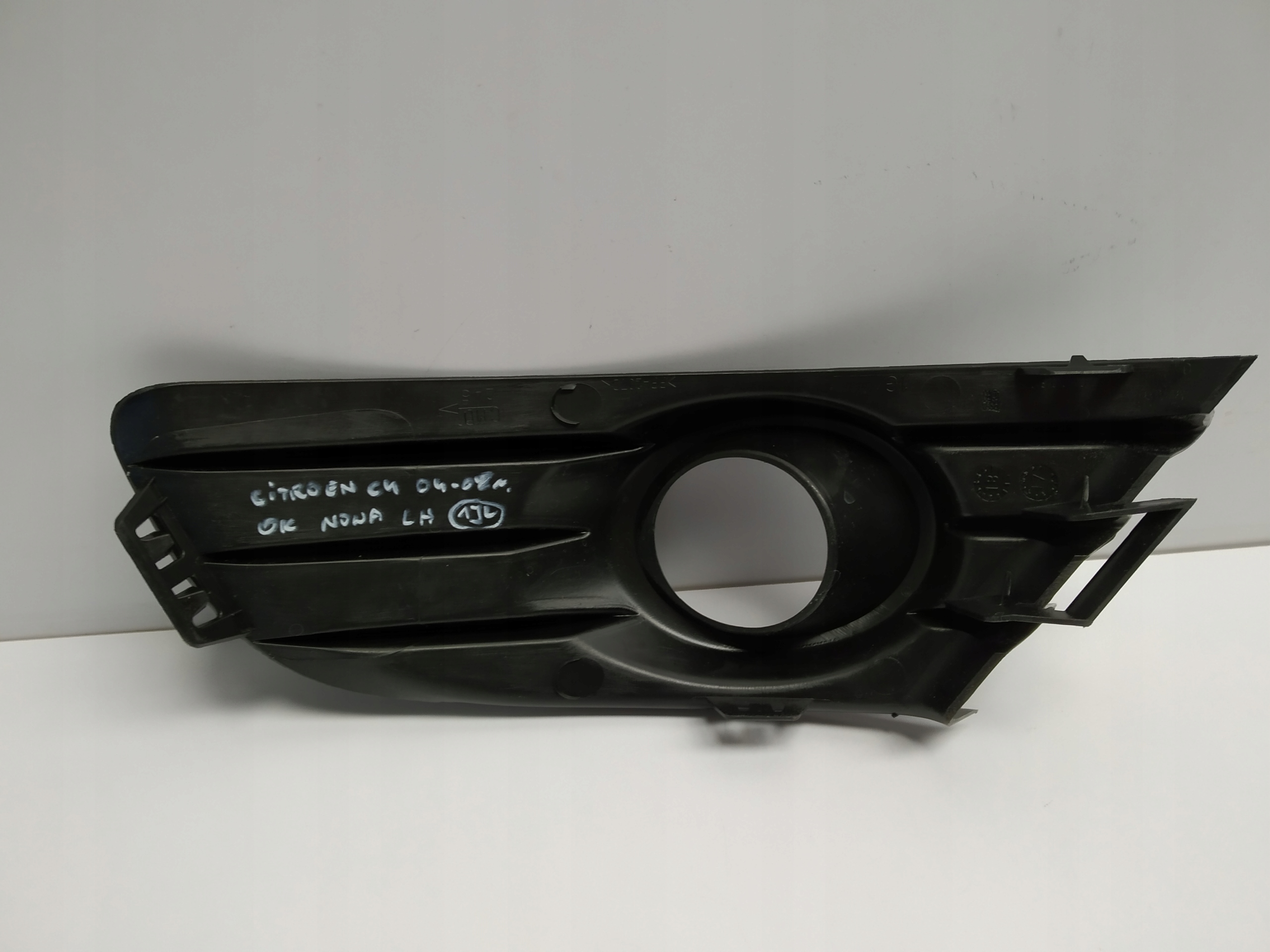 04-08r Citroen C4 grid spoiler left of a bumper front originál