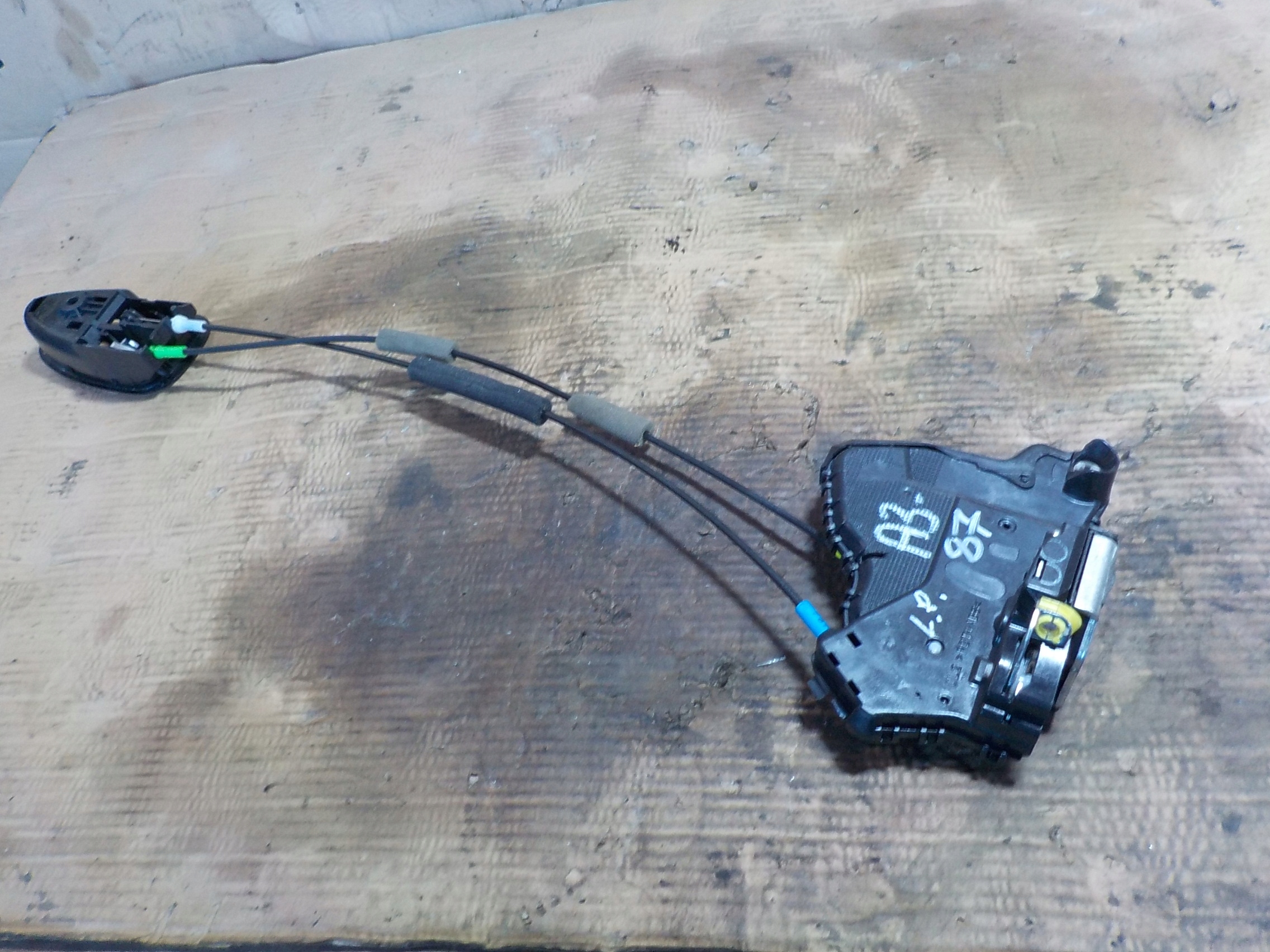 AVENSIS III ЗАМОК ДВЕРІ ЛІВИЙ ПЕРЕДpin