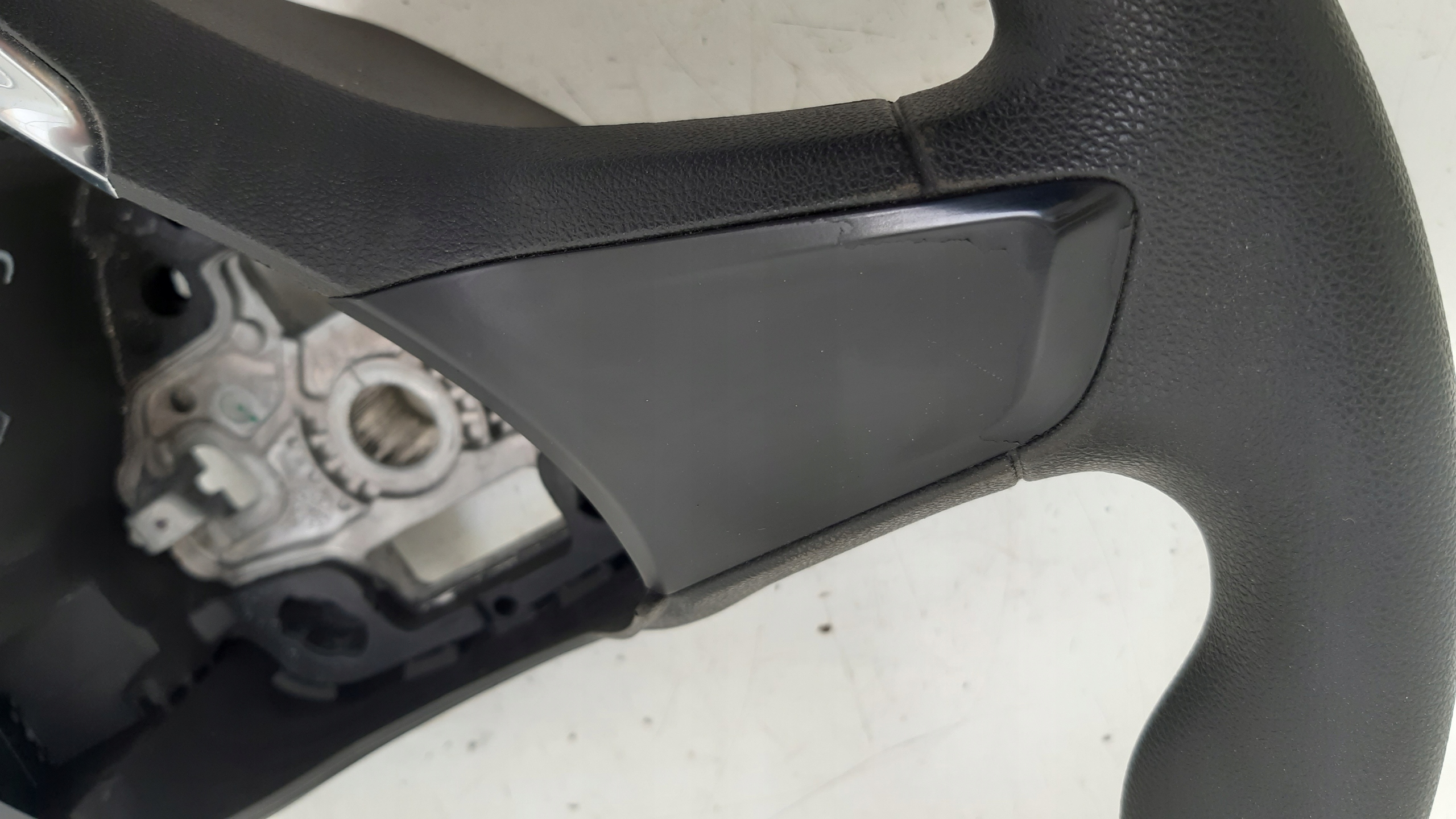 Volant multifunkcja 39035987 Opel Corsa E