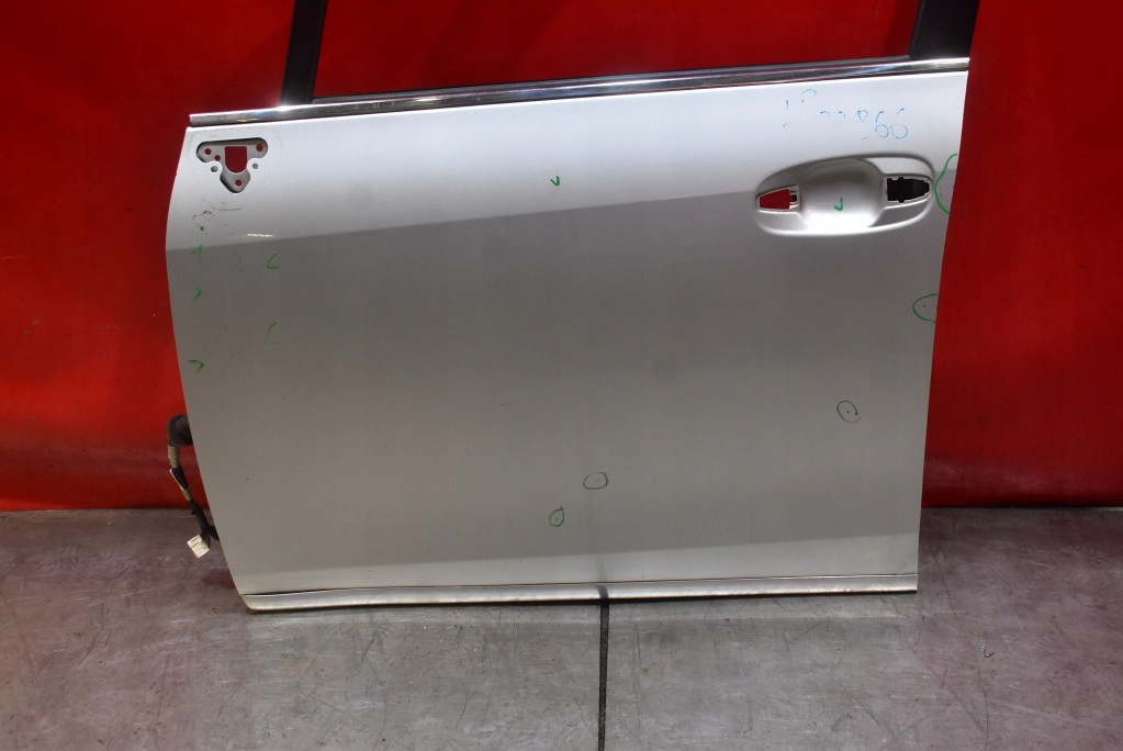 door left front front silver TOYOTA VERSO 1 and 09-13
