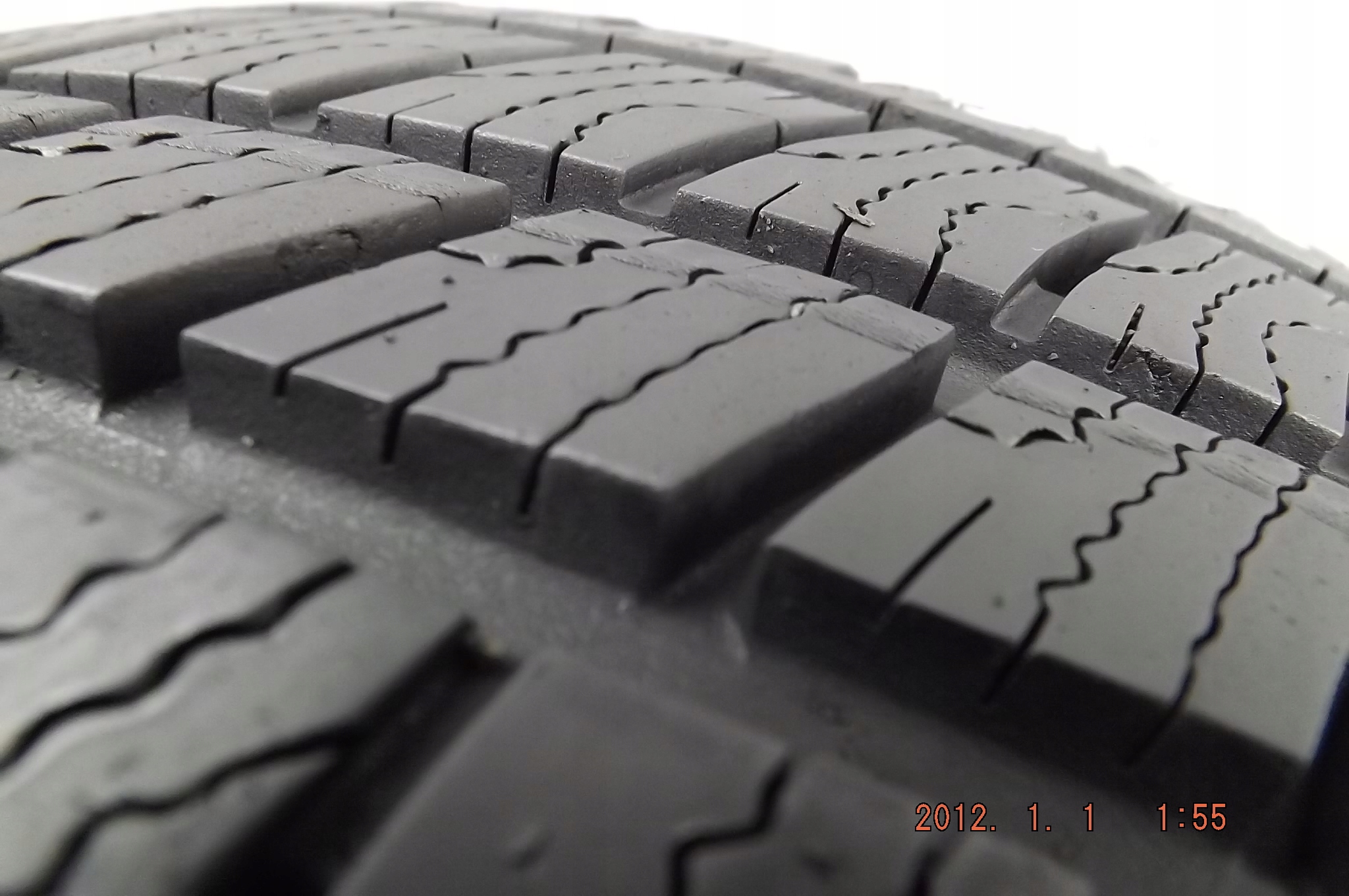 [53L] 2XZIMA 215/60R17C 109/107T GOODYEAR CARGO VECOTOR & Model Cargo Vector