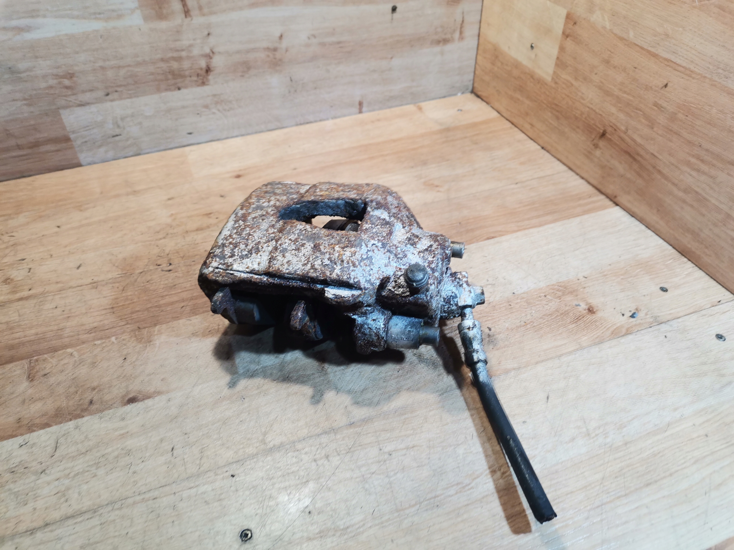 caliper brake left front VW GOLF IV