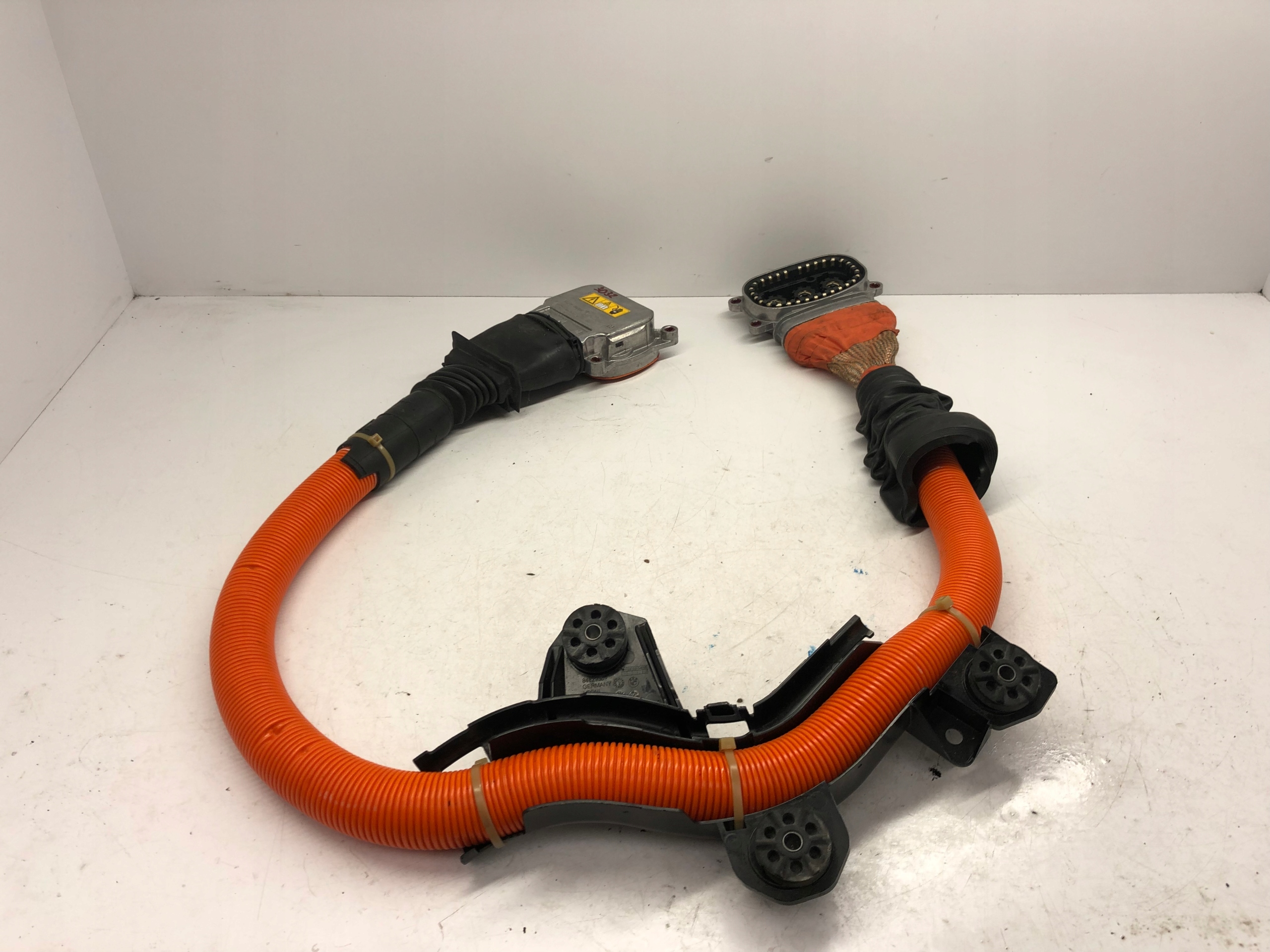 BMW 3 G20 wiring chargíng 6809228