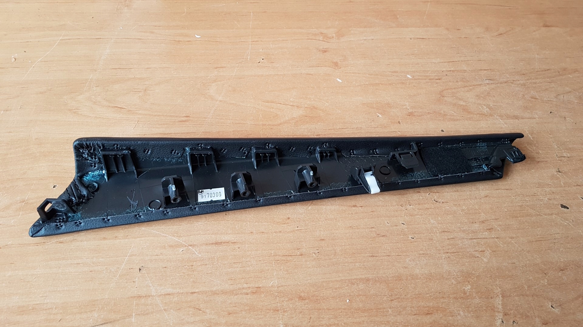 moulding left leather TUNELU SRODKOWEGO MAZDA GJ LIFT