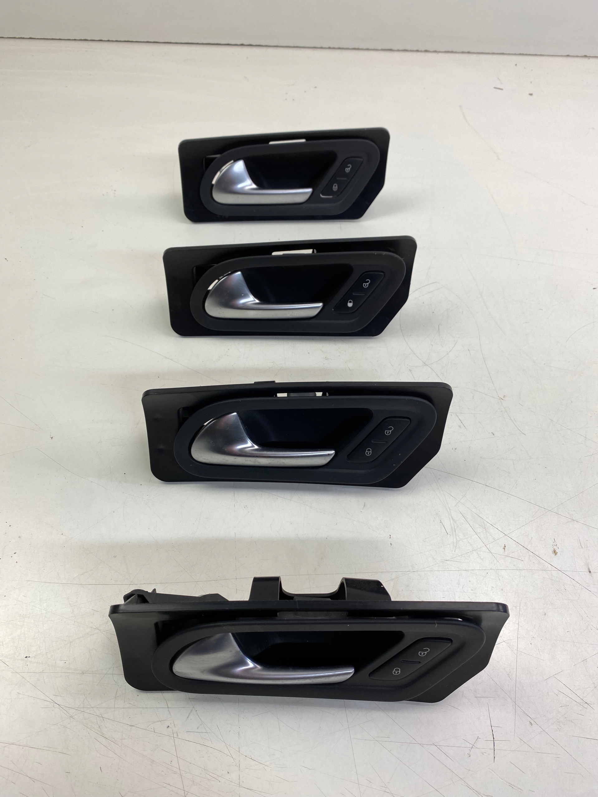 vw SCIROCCO ручка двери внутренняя P0112395