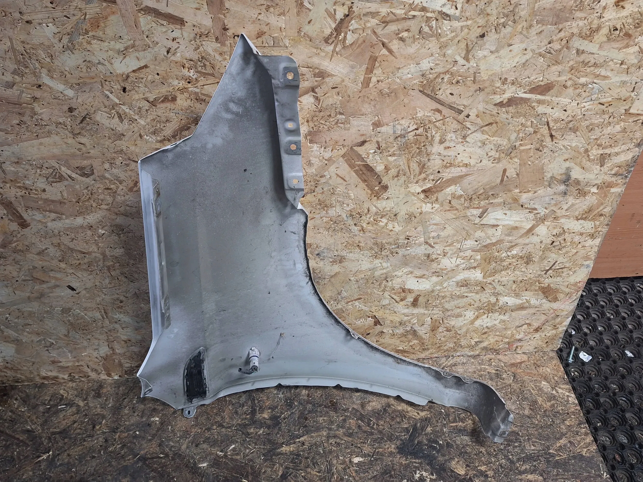 fender front left Chevrolet Aveo T255 08-11 HB