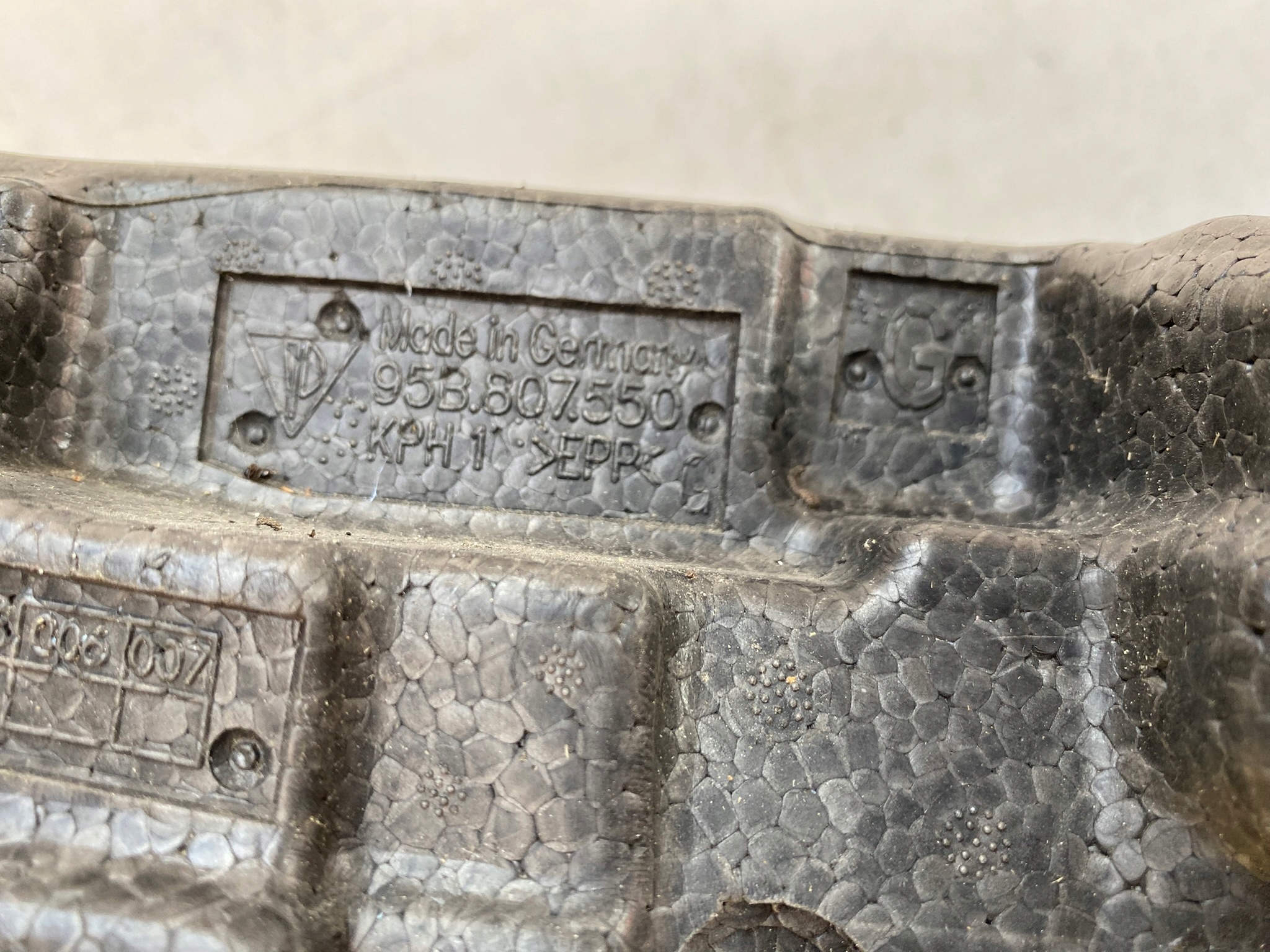 PORSCHE MACAN 13- ABSORBER PIANKA nárazníku předek 95B807550