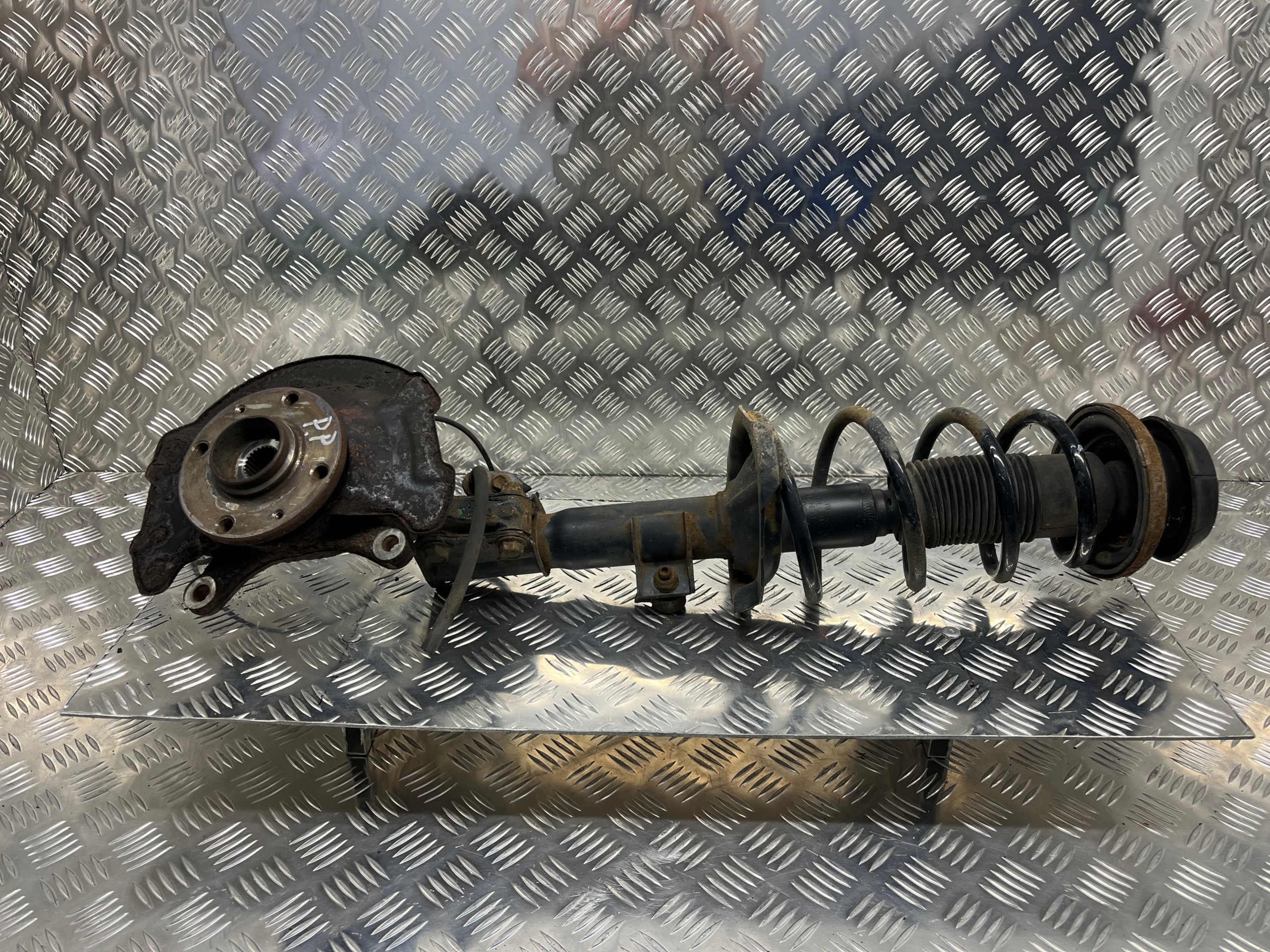 KOPYTO MCPERSON swing right front front SUZUKI SPLASH 333408 1.2 B