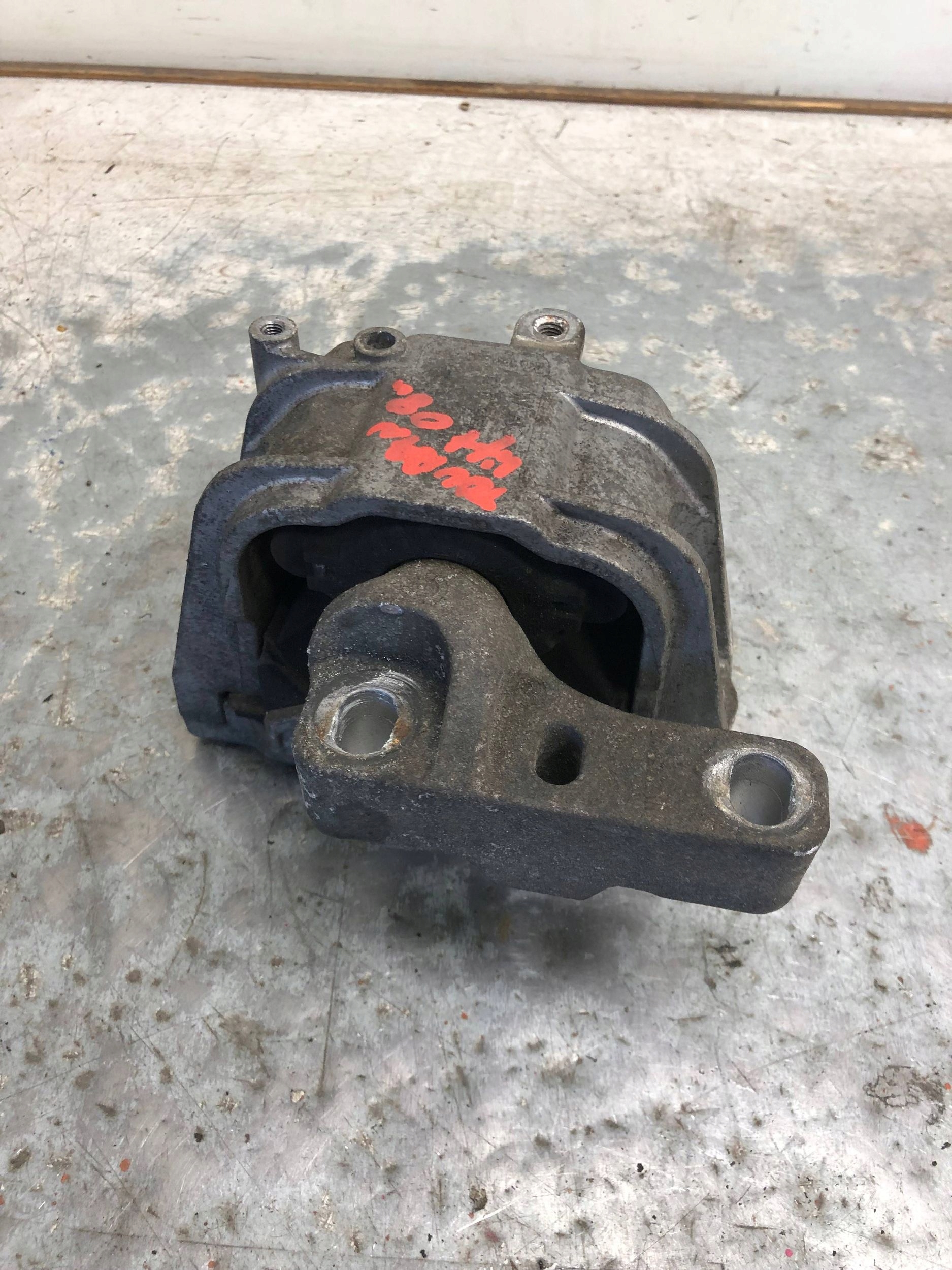 supporto Supporti motore usato VW TOURAN e LIFT 1K0199262AS