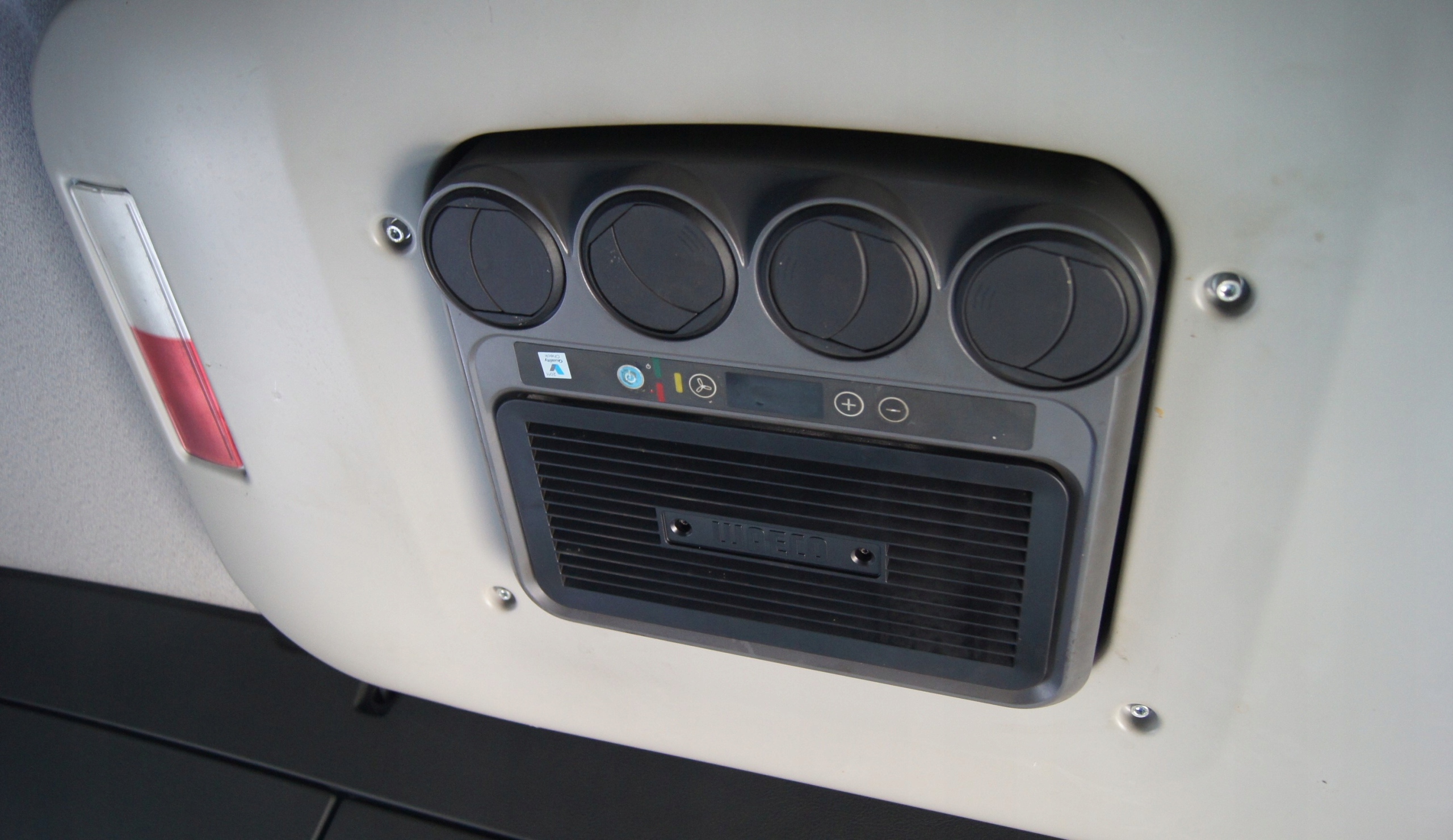 KLIMATYZACJA POSTOJOWA WAECO Producent części Waeco