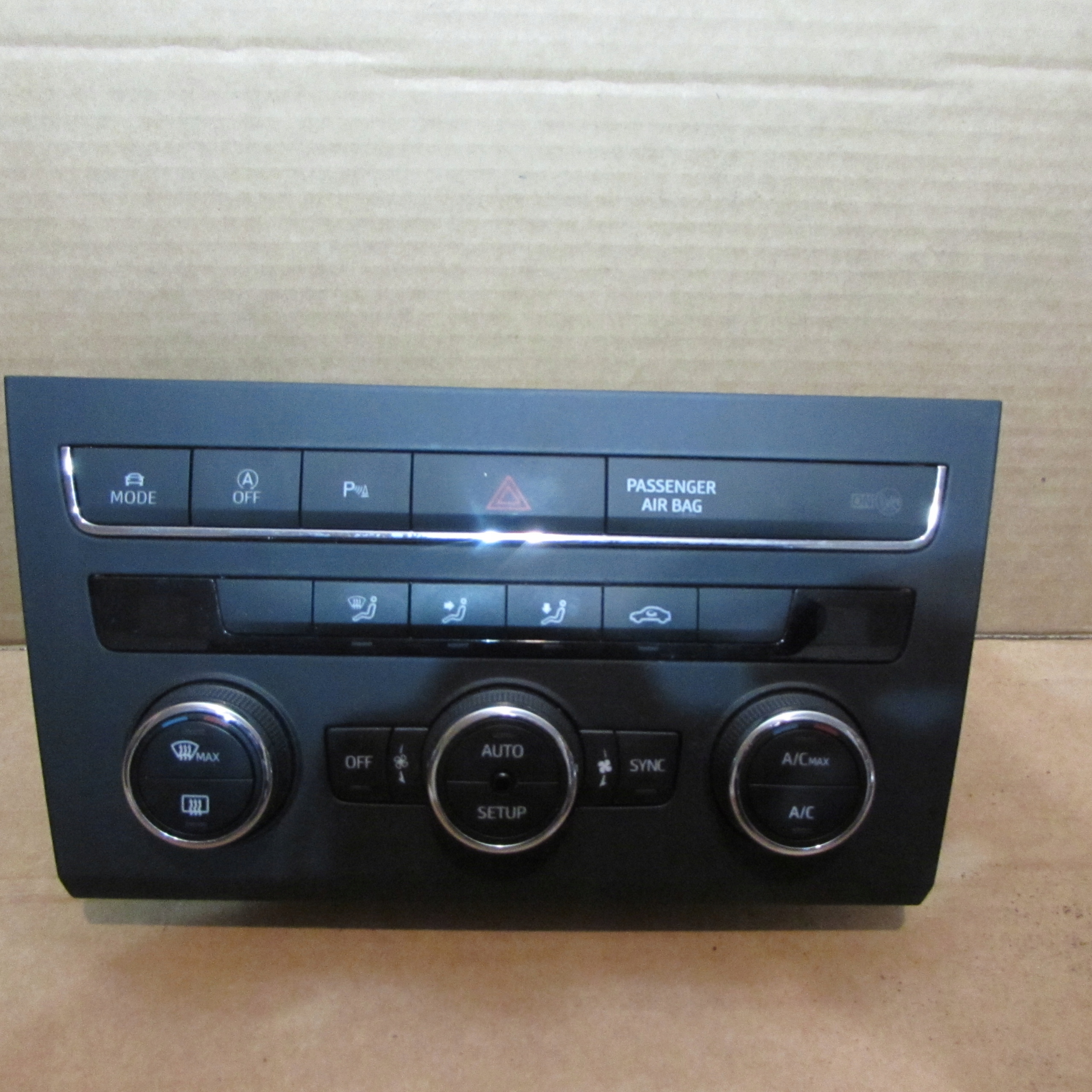 ПАНЕЛЬ КОНДИЦІОНЕРА SEAT LEON III 5F0907044M