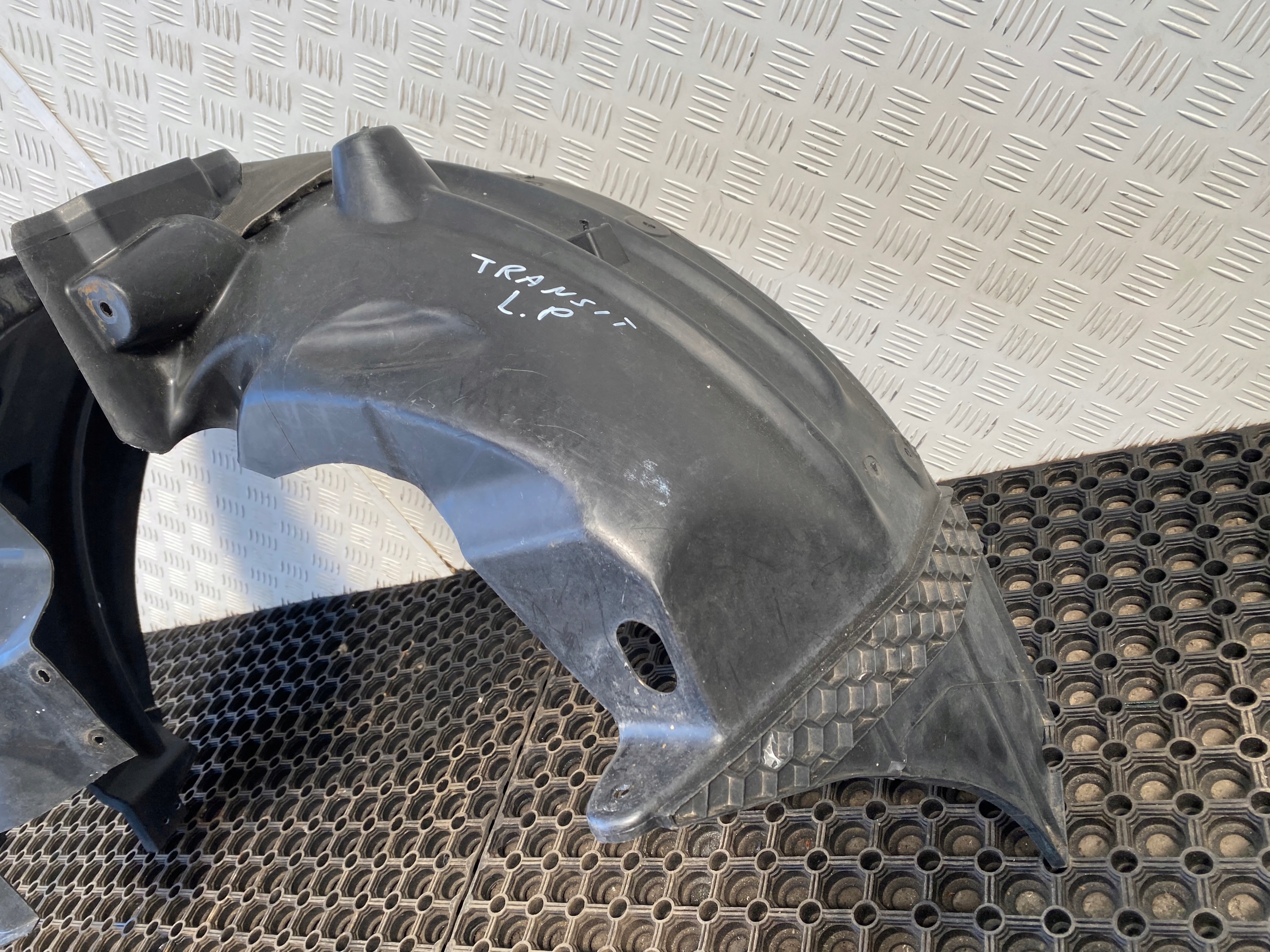 FORD TRANSIT CUSTOM LIFT 16-19 mudguard front left front GK21-16115-A OE