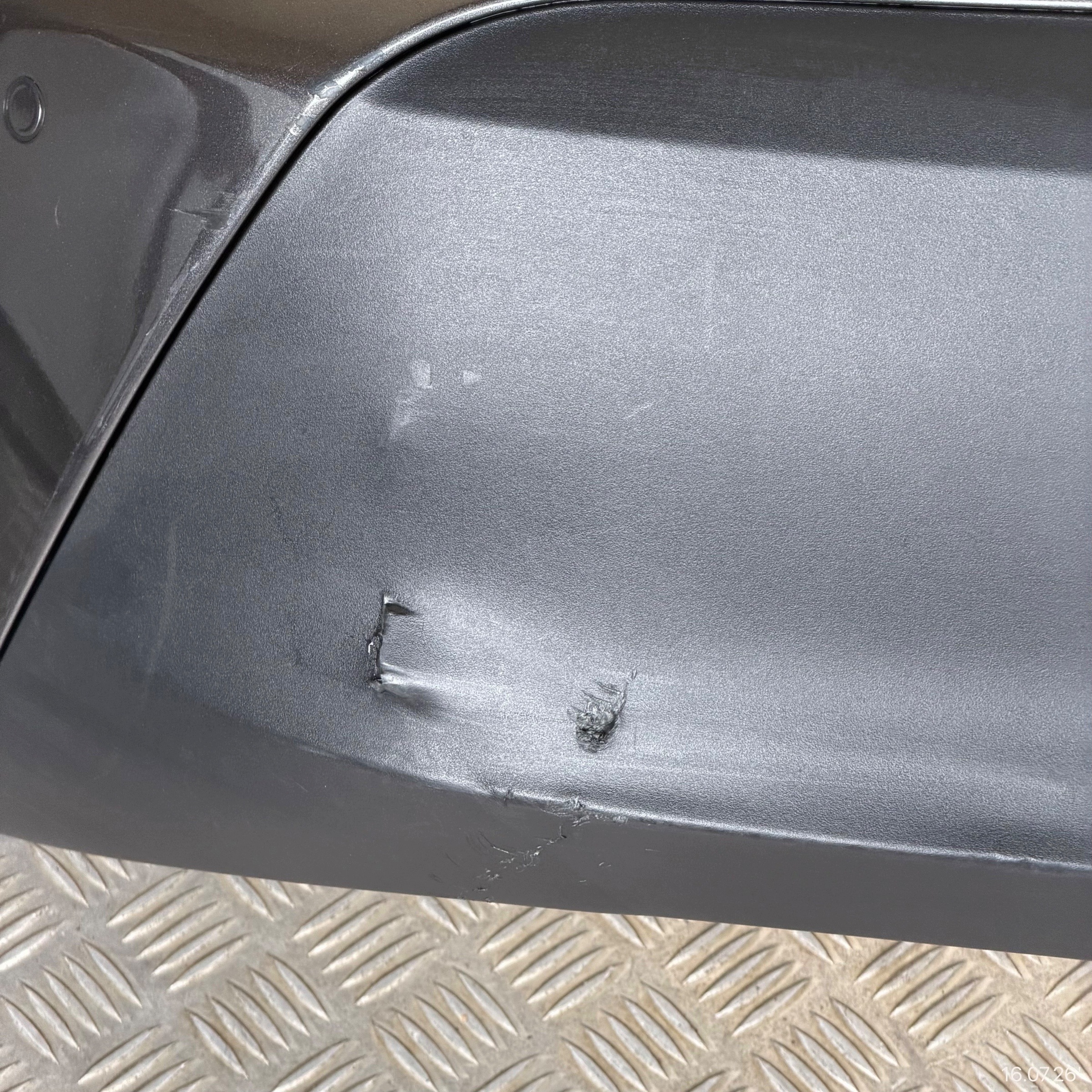 bumper rear complete TOYOTA YARIS CROSS 2023 ROK 4 PDC