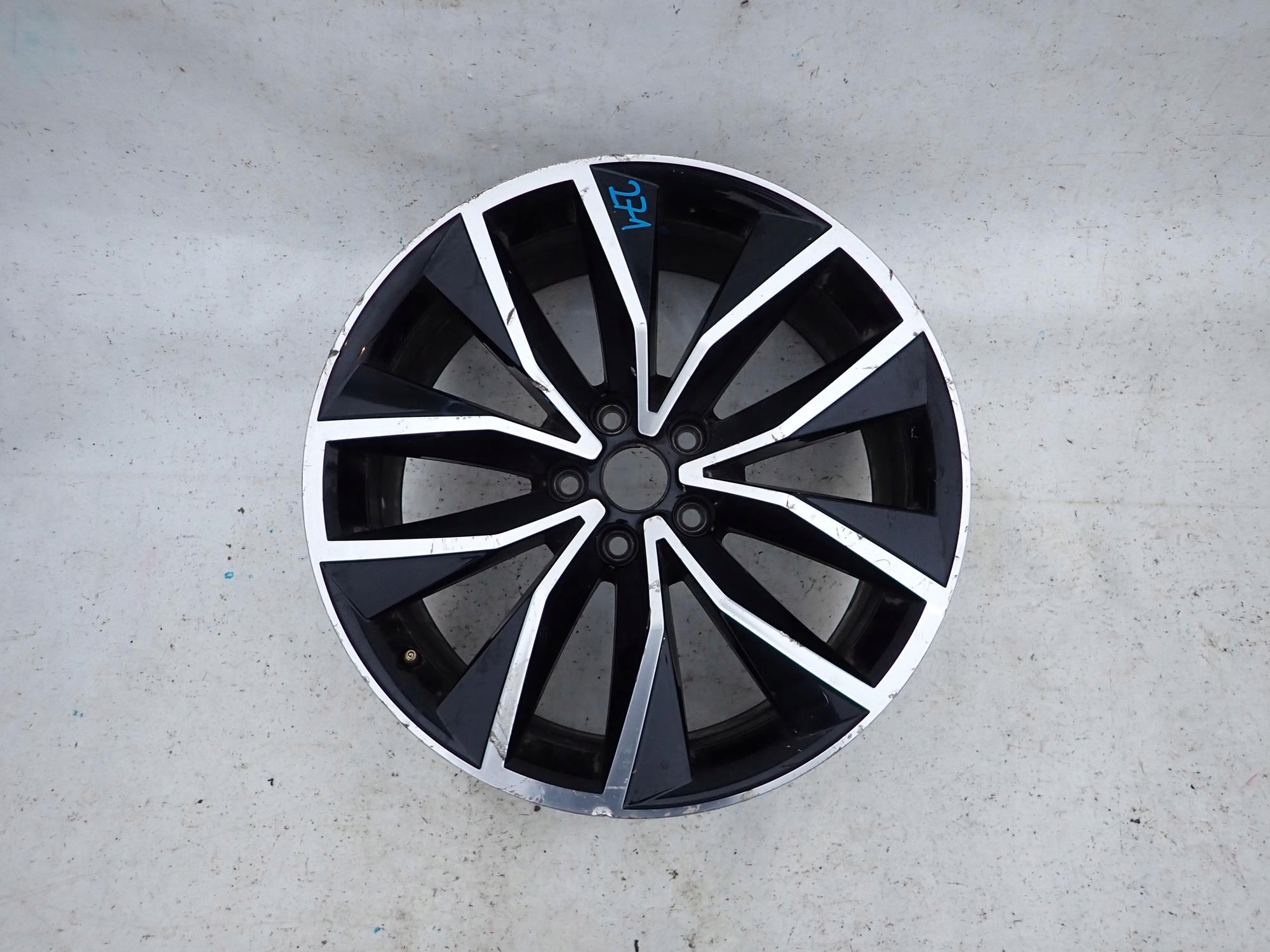 SEAT 575601025F 8Jx19 19" disk hliníkový