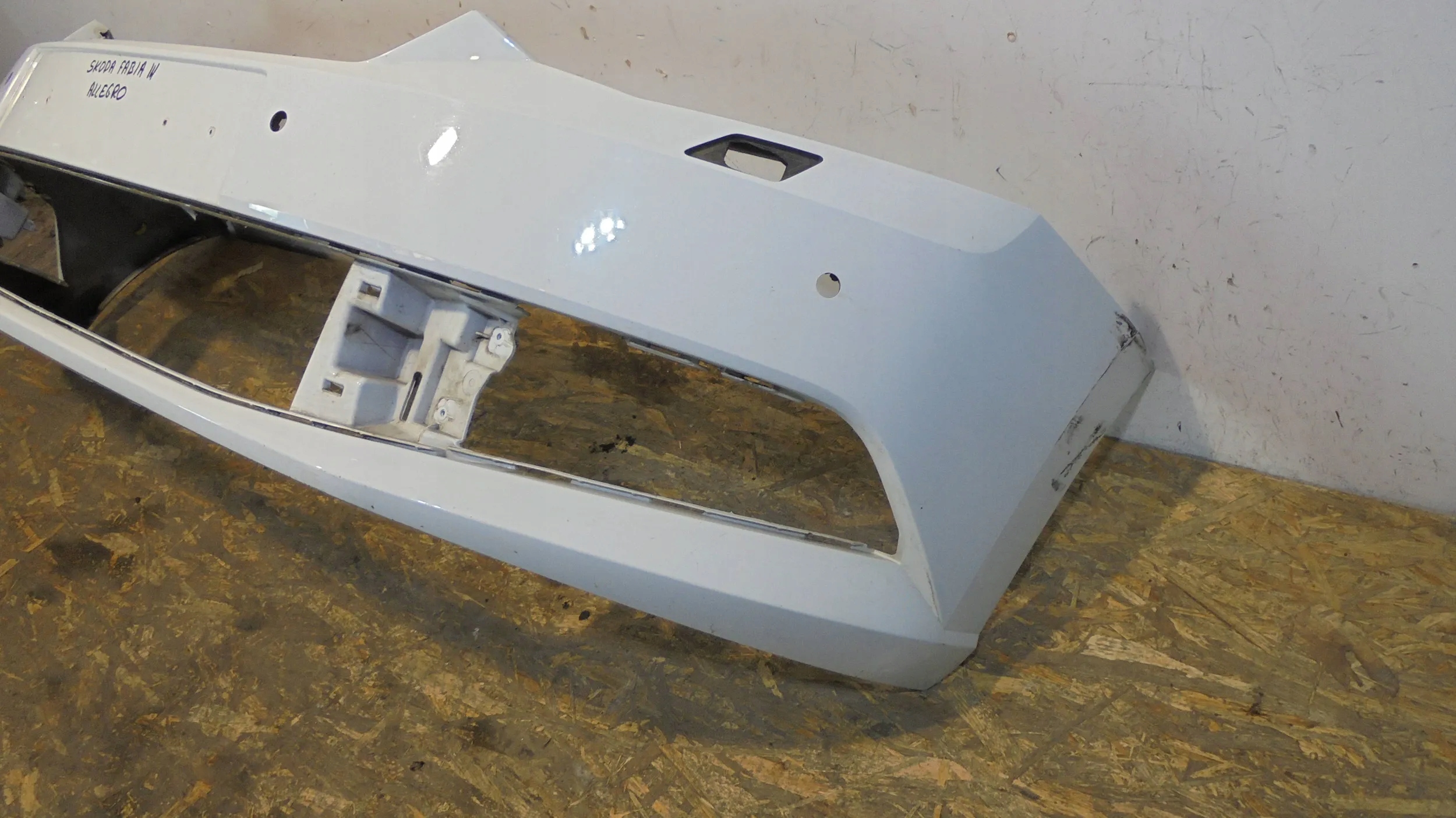 bumper front 6V0807221 Skoda Fabia III 3