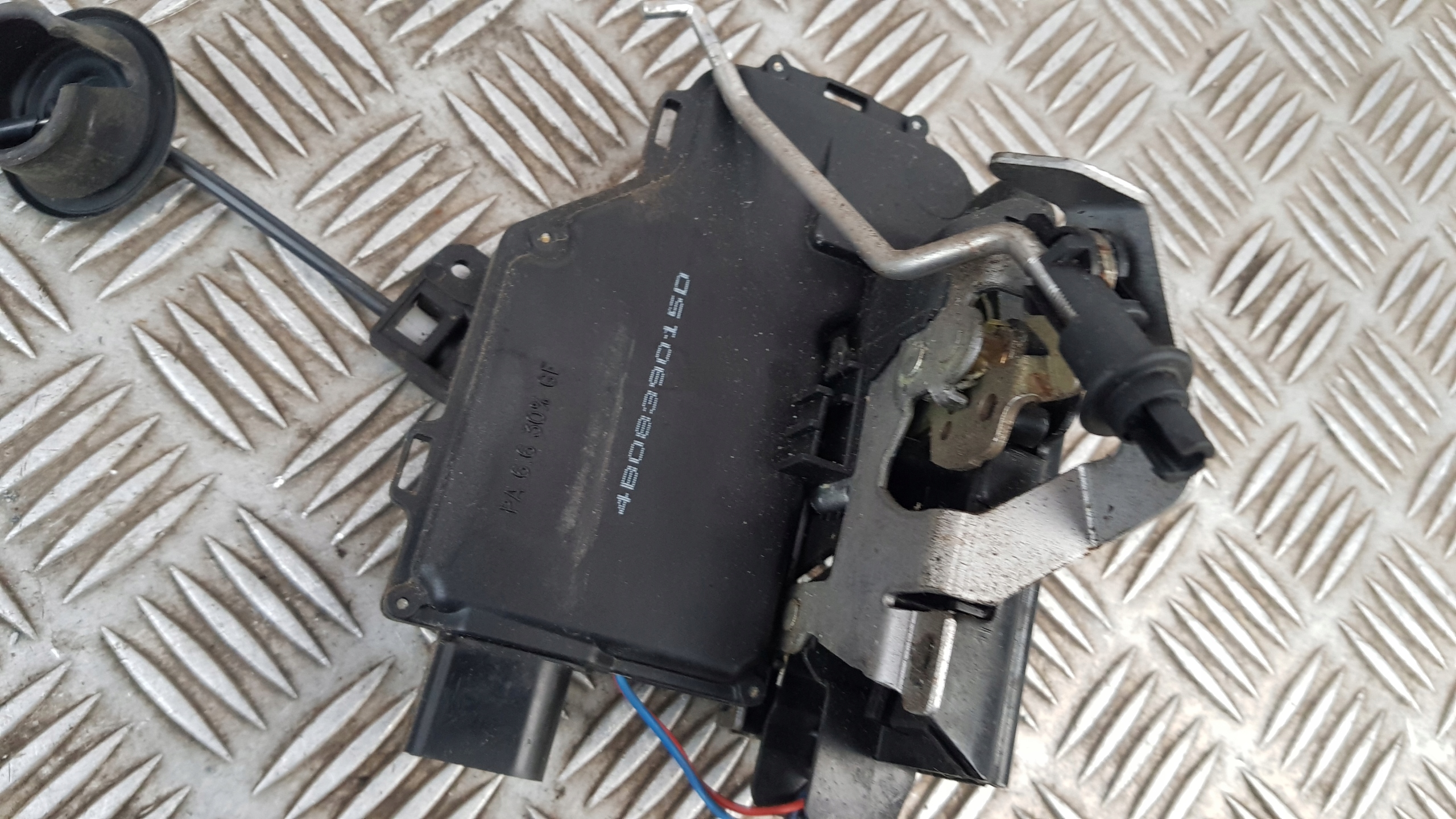 AUDI A4 B6 lock left rear part 4B0839015D rope