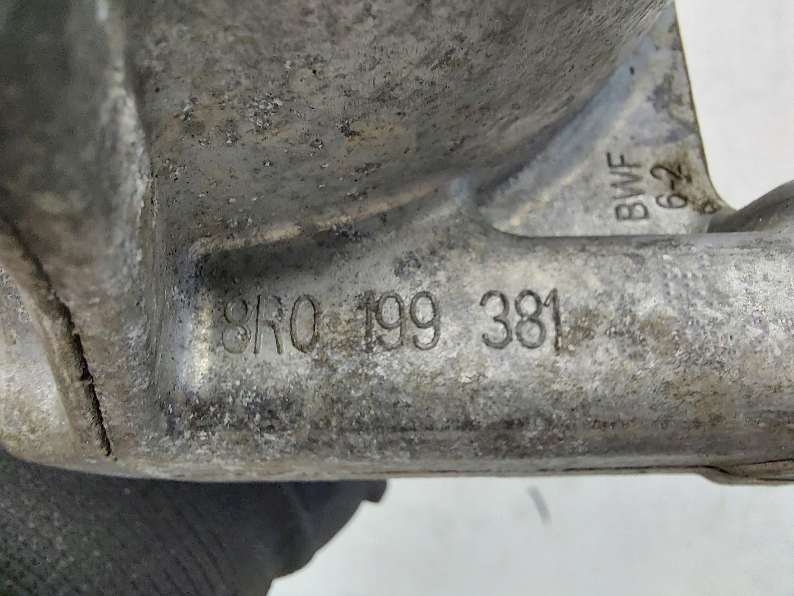 Porsche Macan II LIFT holder engine mount left 8R0199381