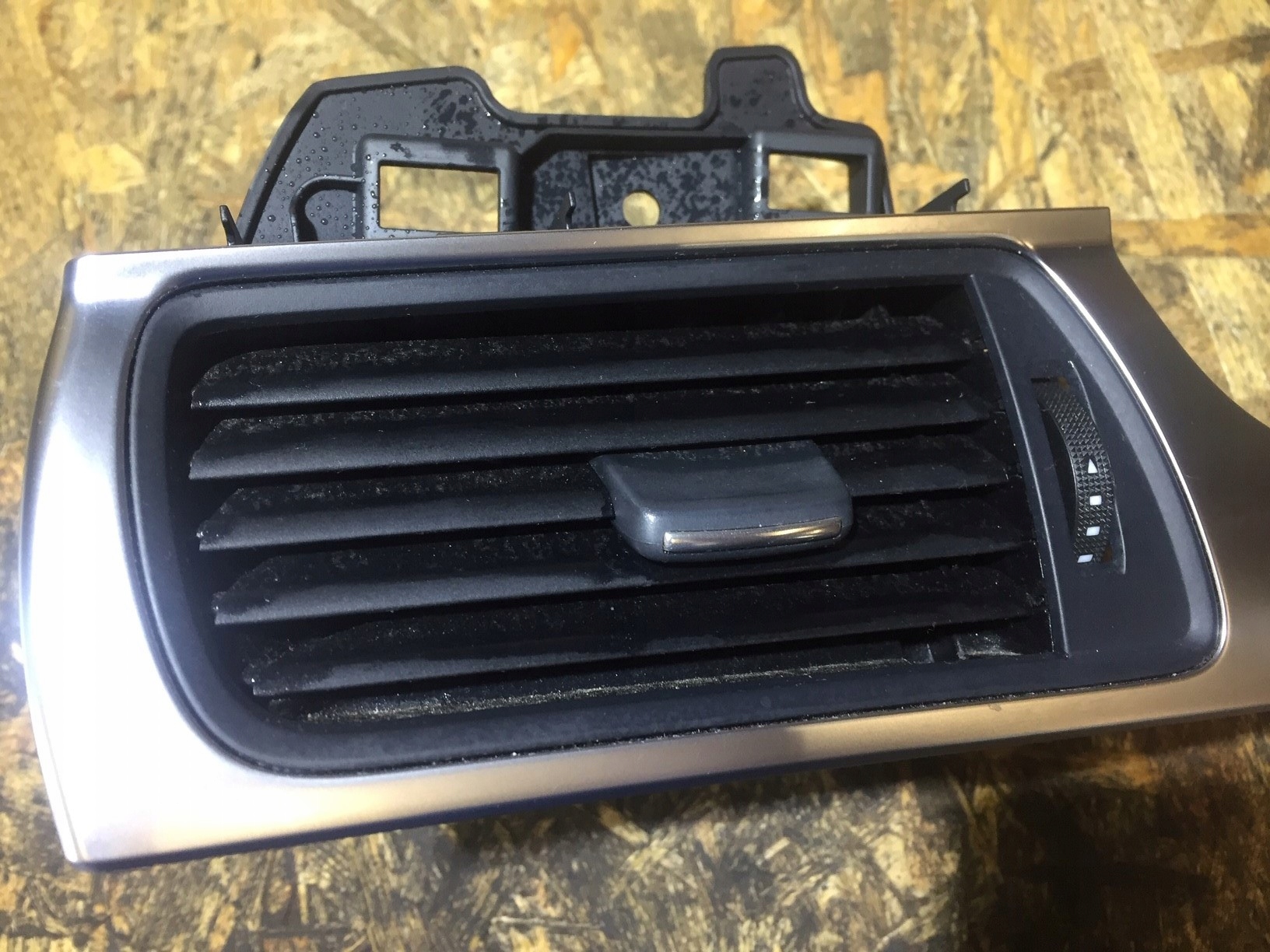 AUDI A6 C7 sinistra BOCCHETTA ARIA ANTERIORE 4G1820901