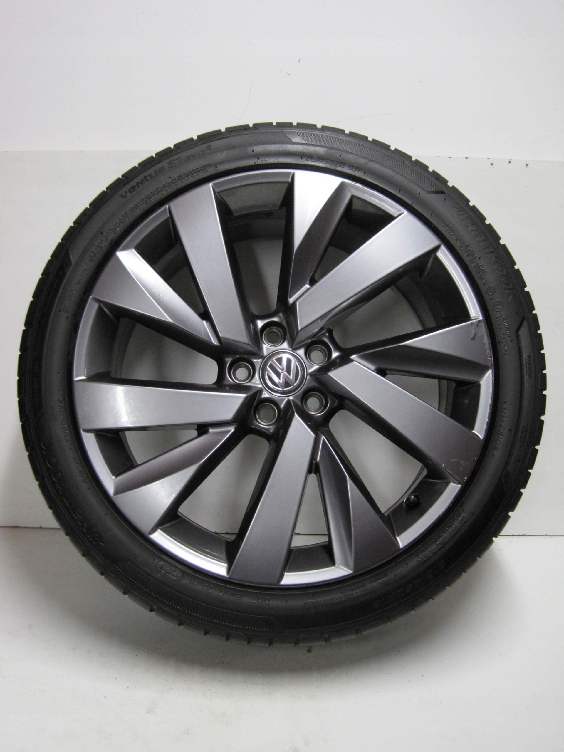 wheels discs tyres VW T-CROSS 2GM R18 5mm