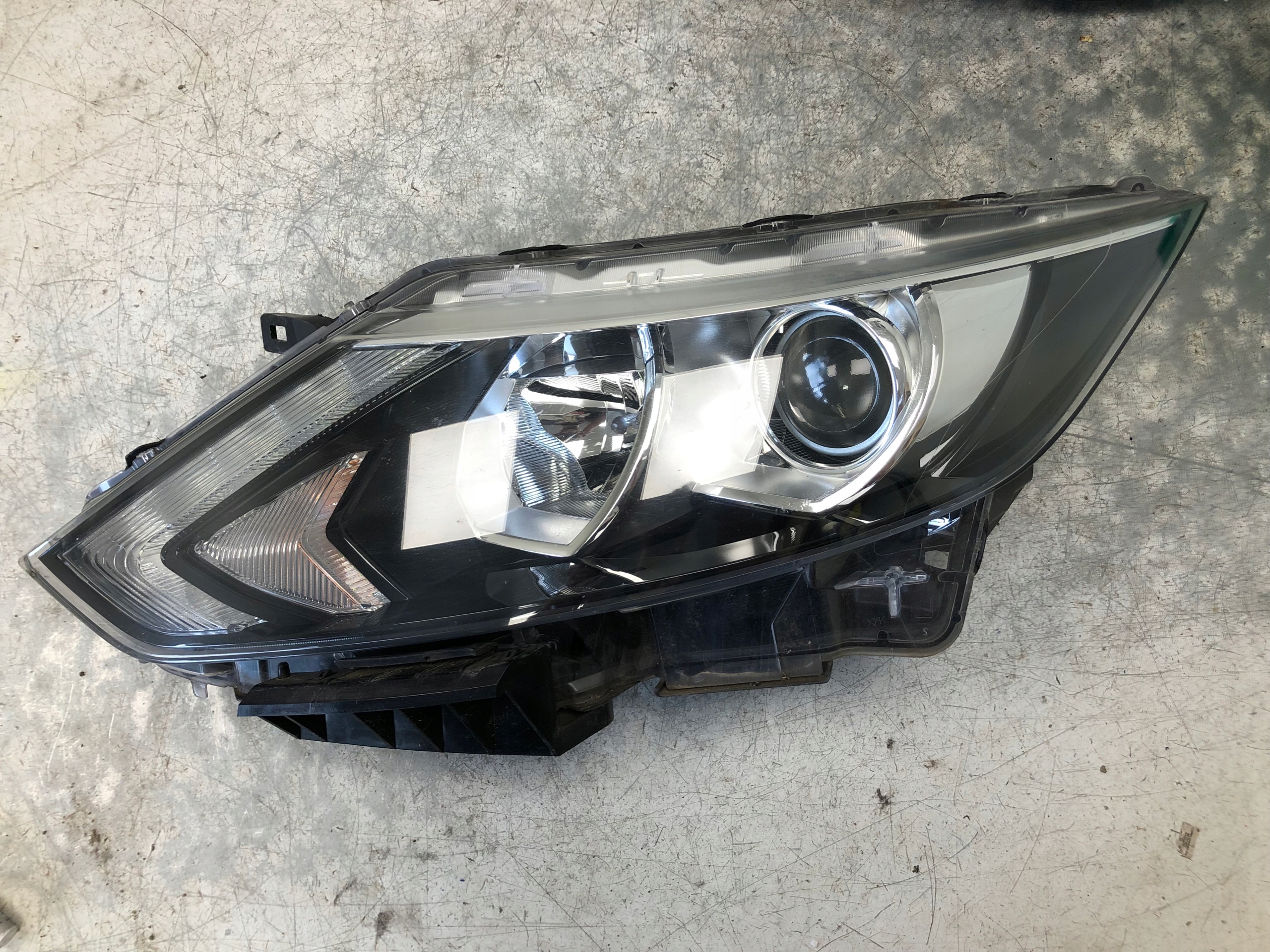 light left front LED NISSAN QASHQAI II 100-18013