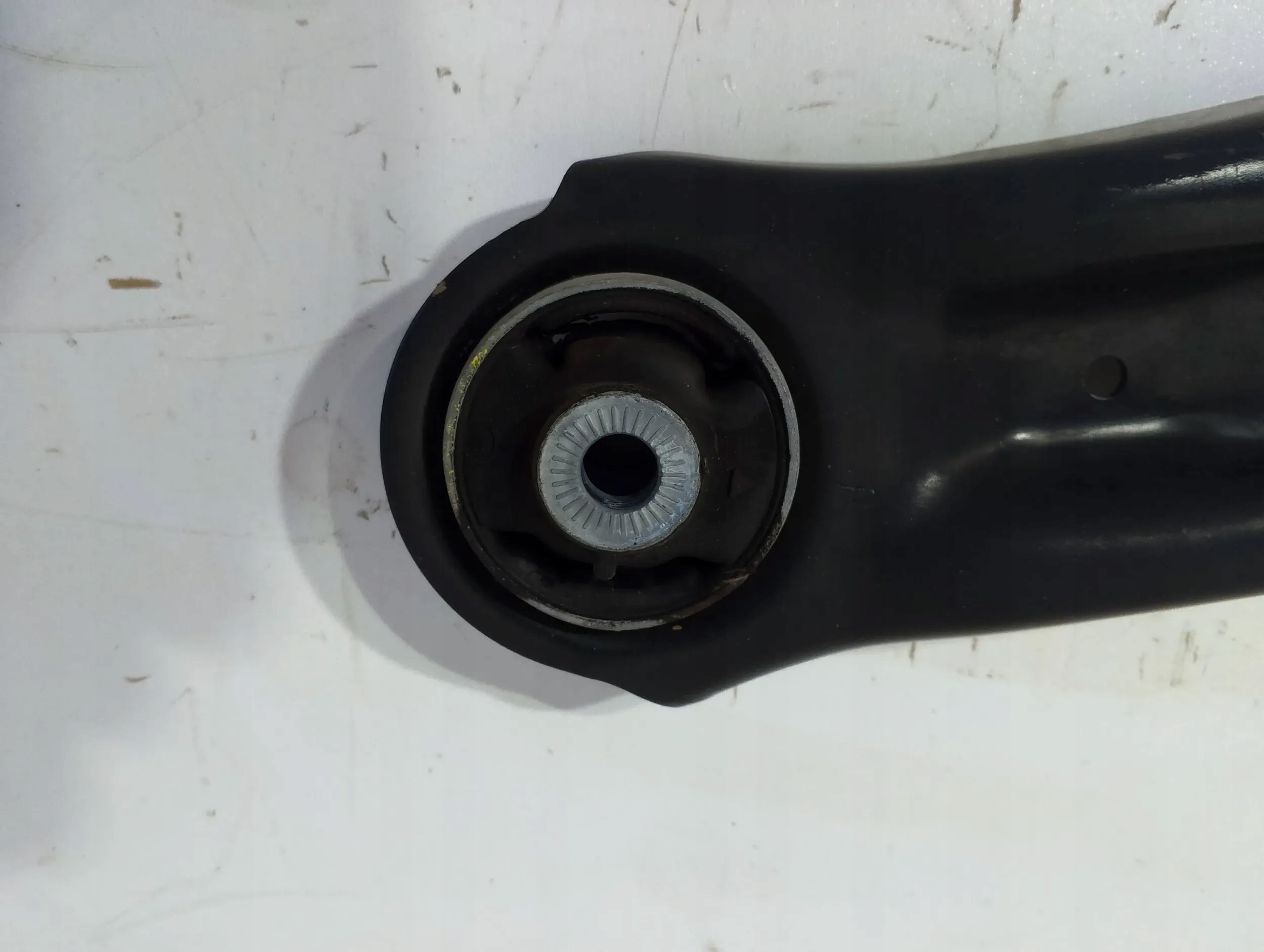 VW Tiguan II arm front left 3Q0407153D (Q195)