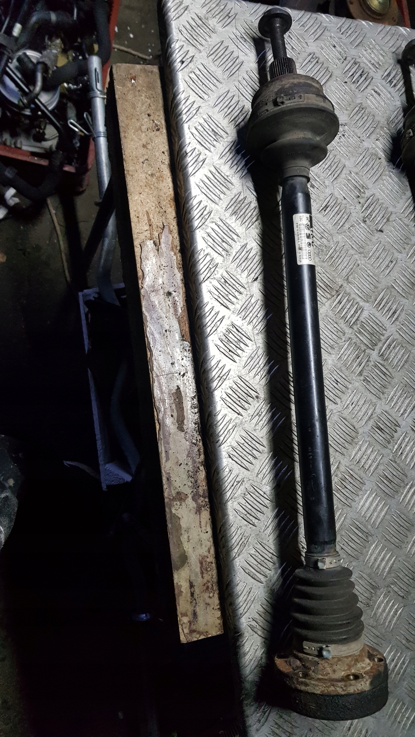 AUDI A8 D3 3.0 TDI semi-axis NAPEDOWA left right rear part