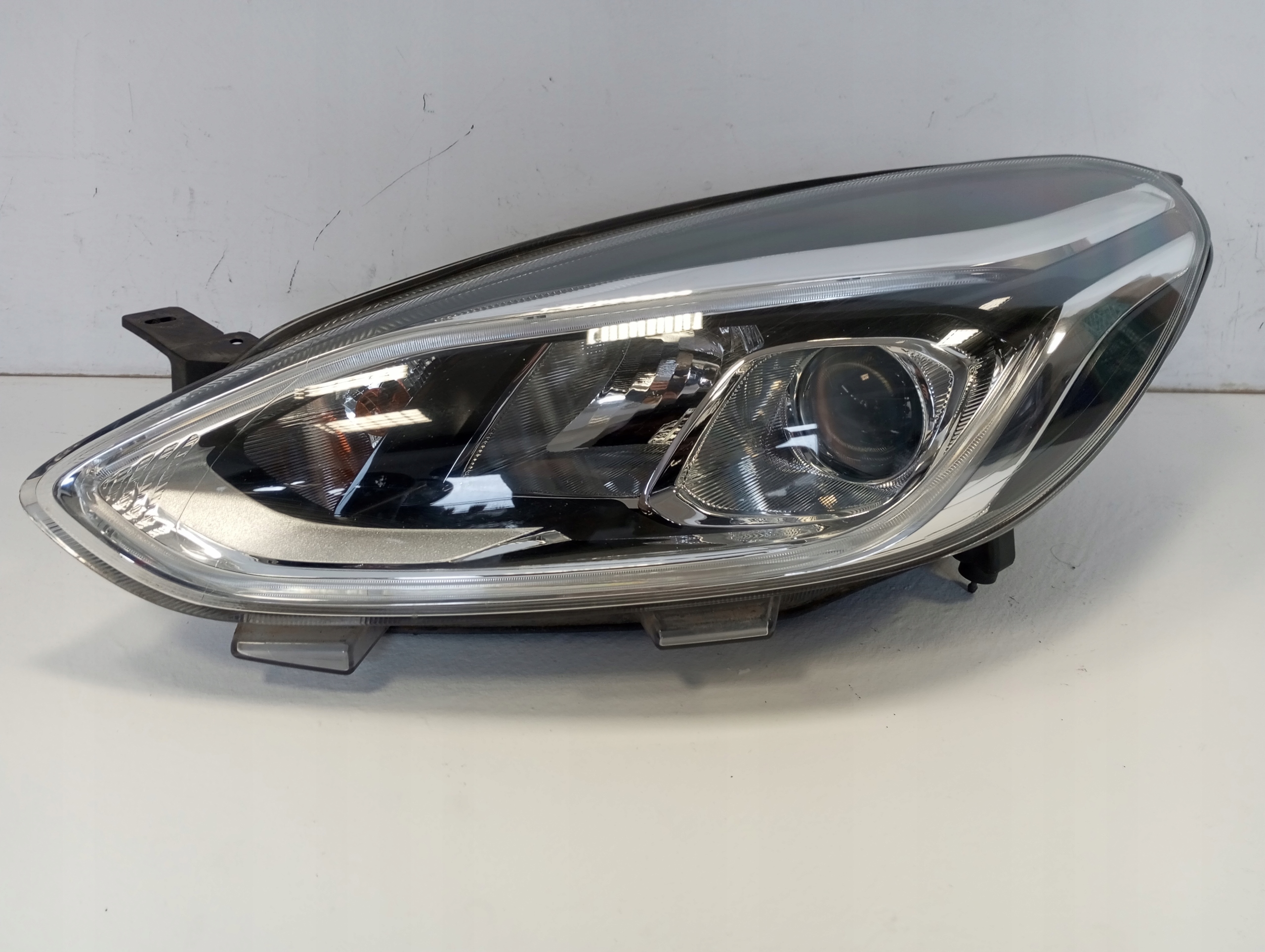 light FORD FIESTA MK8 LIFT H1BB-13W030-CD left front