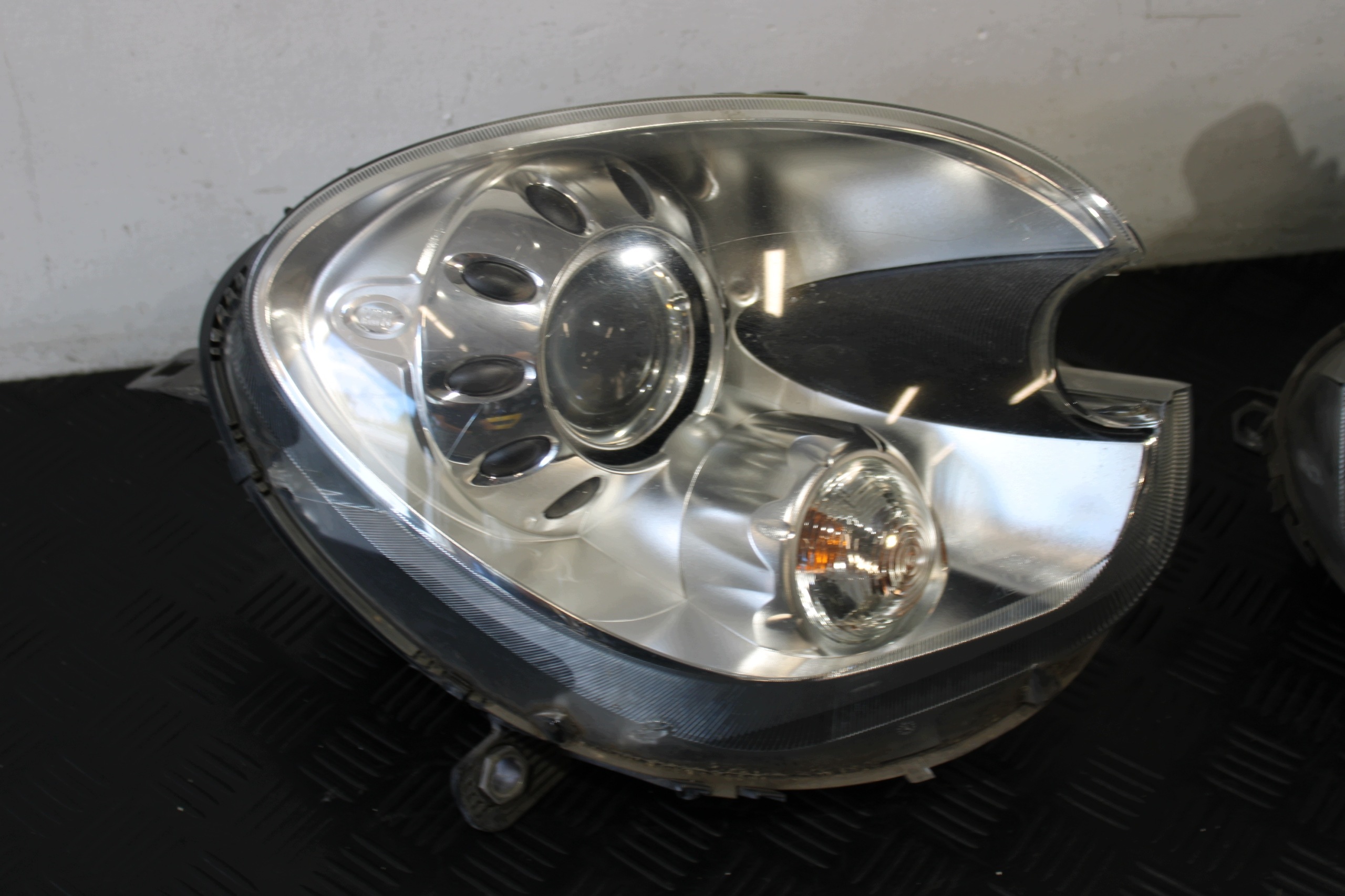 light lights XENON front 9801040 9801039 MINI COUNTRYMAN R60 2.0D